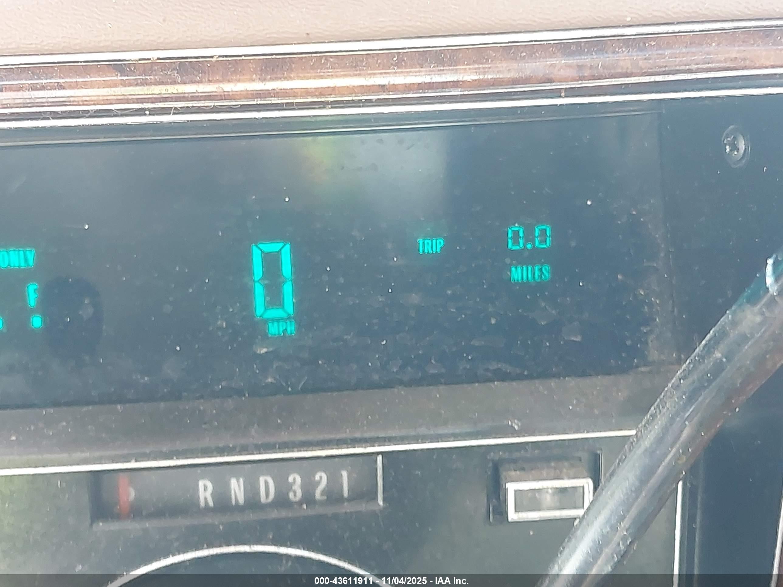 1991 Cadillac Brougham   Желто-коричневый vin: 1G6DW5476MR708620
