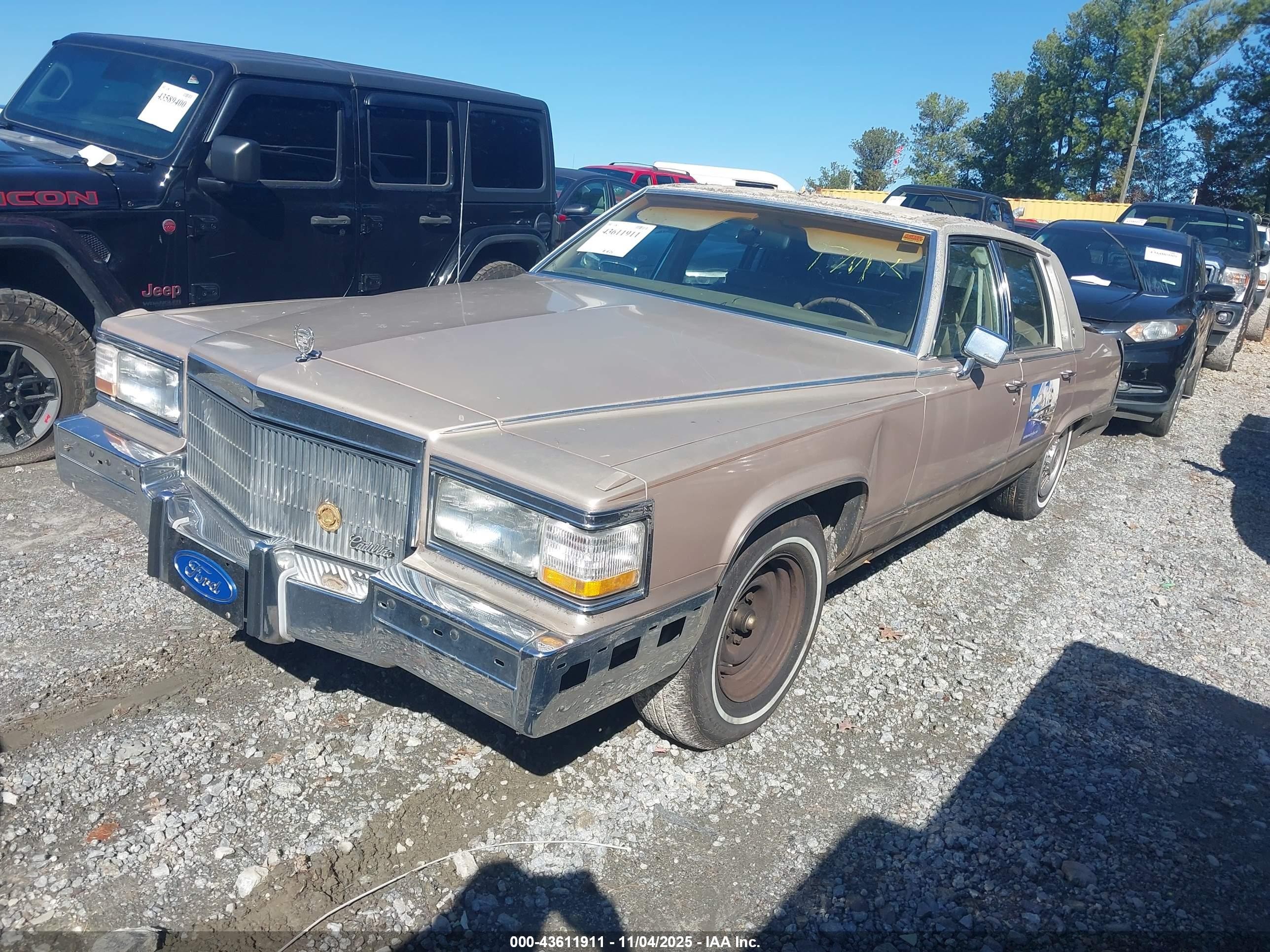 1991 Cadillac Brougham   Желто-коричневый vin: 1G6DW5476MR708620