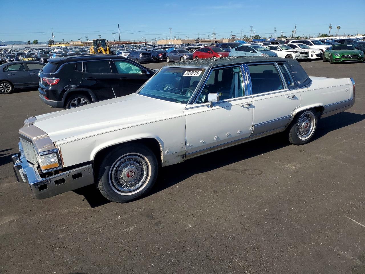 1991 Cadillac Brougham White vin: 1G6DW5477MR708867