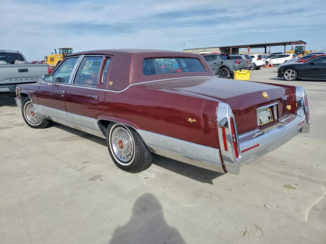 1991 Cadillac Brougham Burgundy vin: 1G6DW5477MR726947