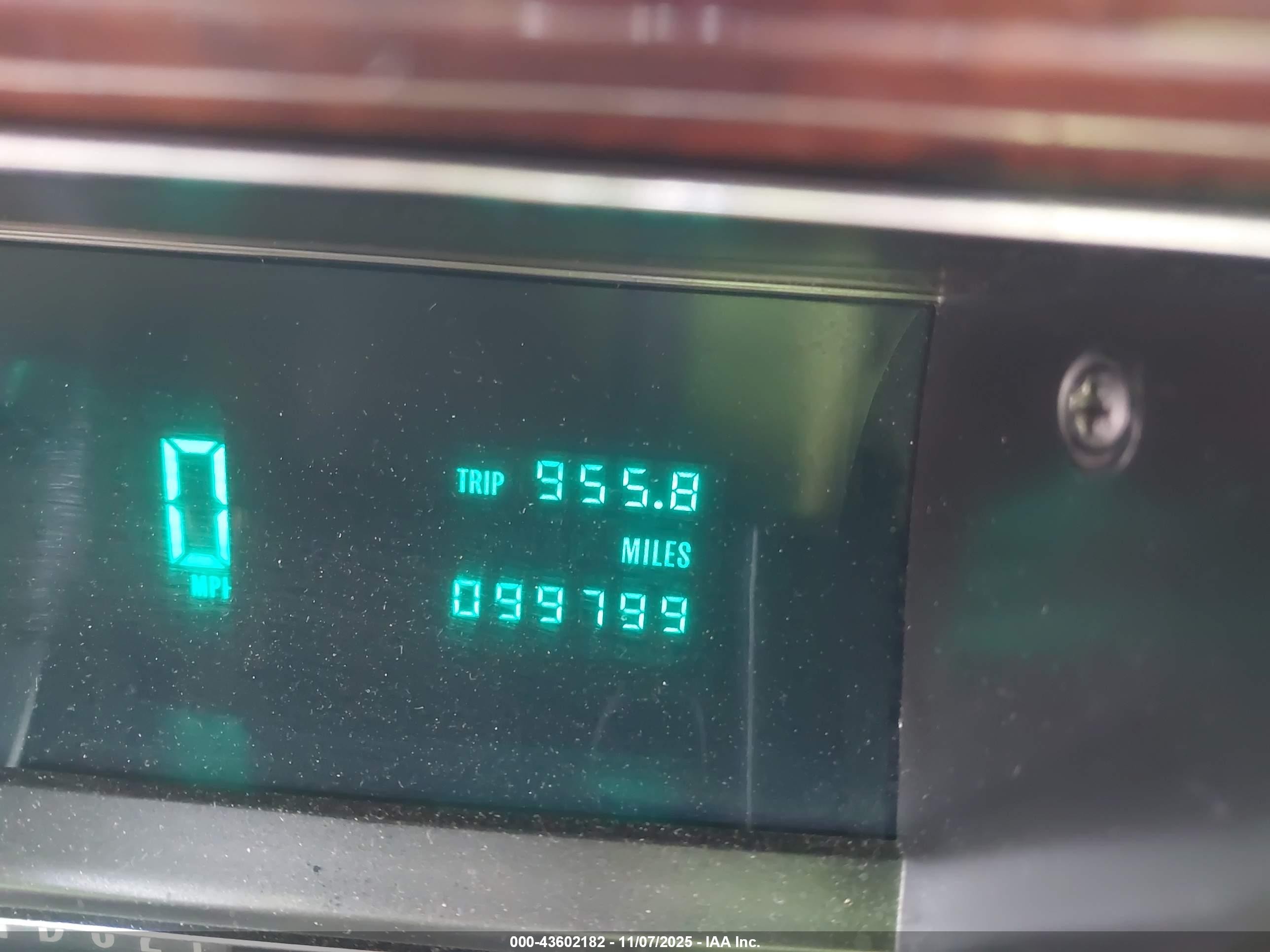1991 Cadillac Brougham   Beige vin: 1G6DW5478MR722700