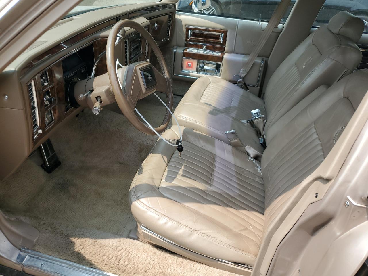 1991 Cadillac Brougham Бежевый vin: 1G6DW54E7MR717745