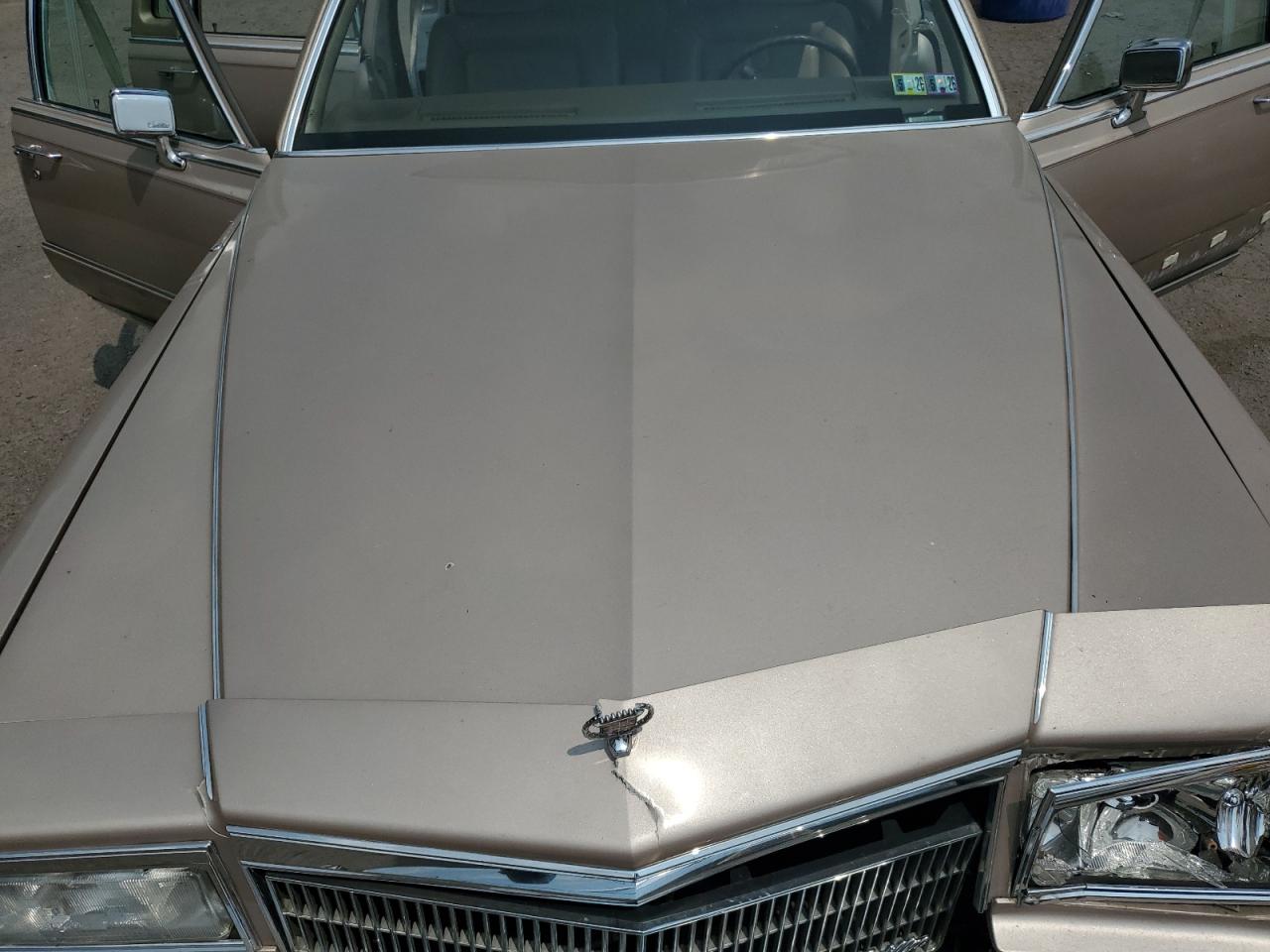 1991 Cadillac Brougham Бежевый vin: 1G6DW54E7MR717745