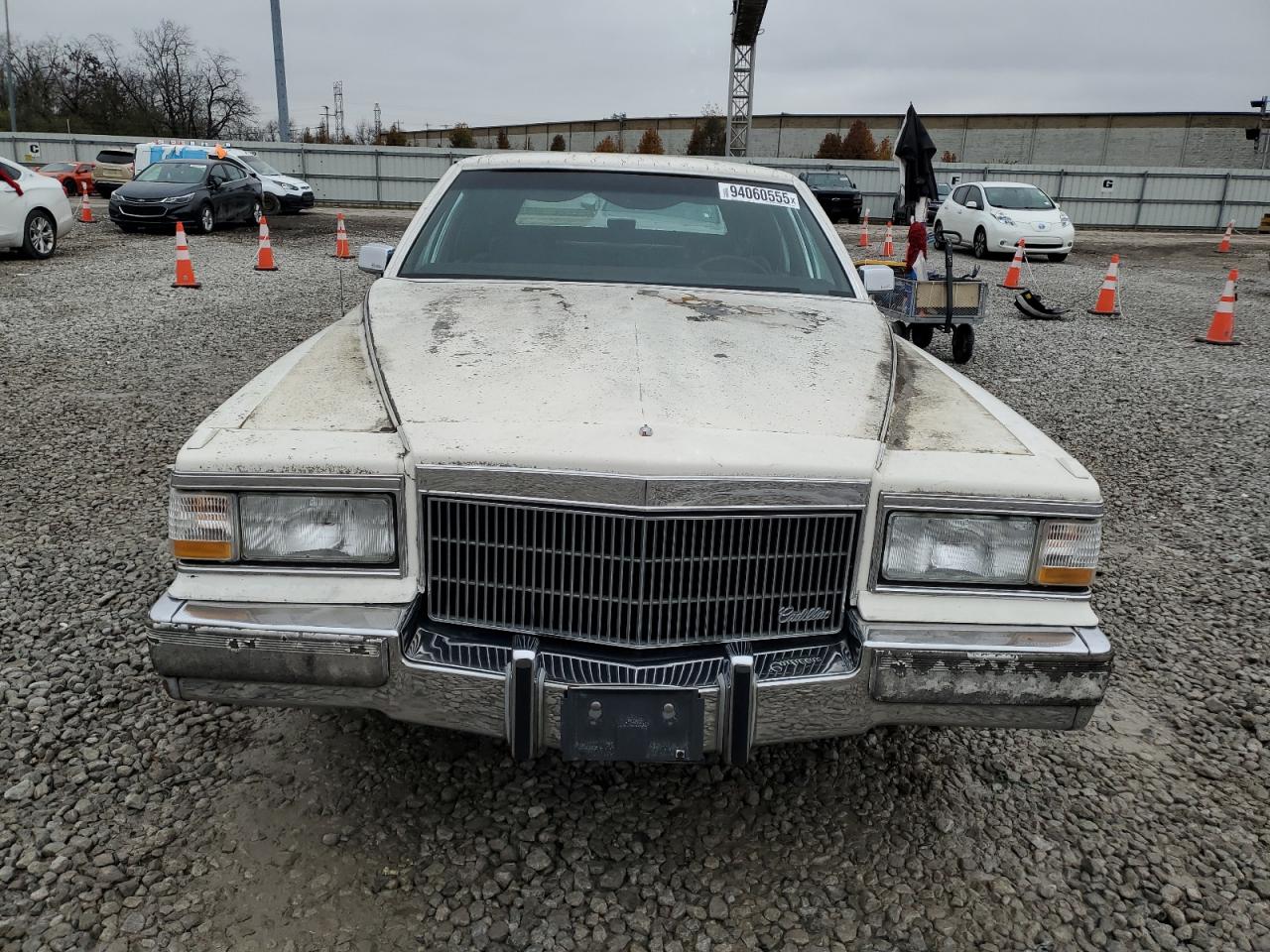 1990 Cadillac Brougham Белый vin: 1G6DW54Y3LR703463