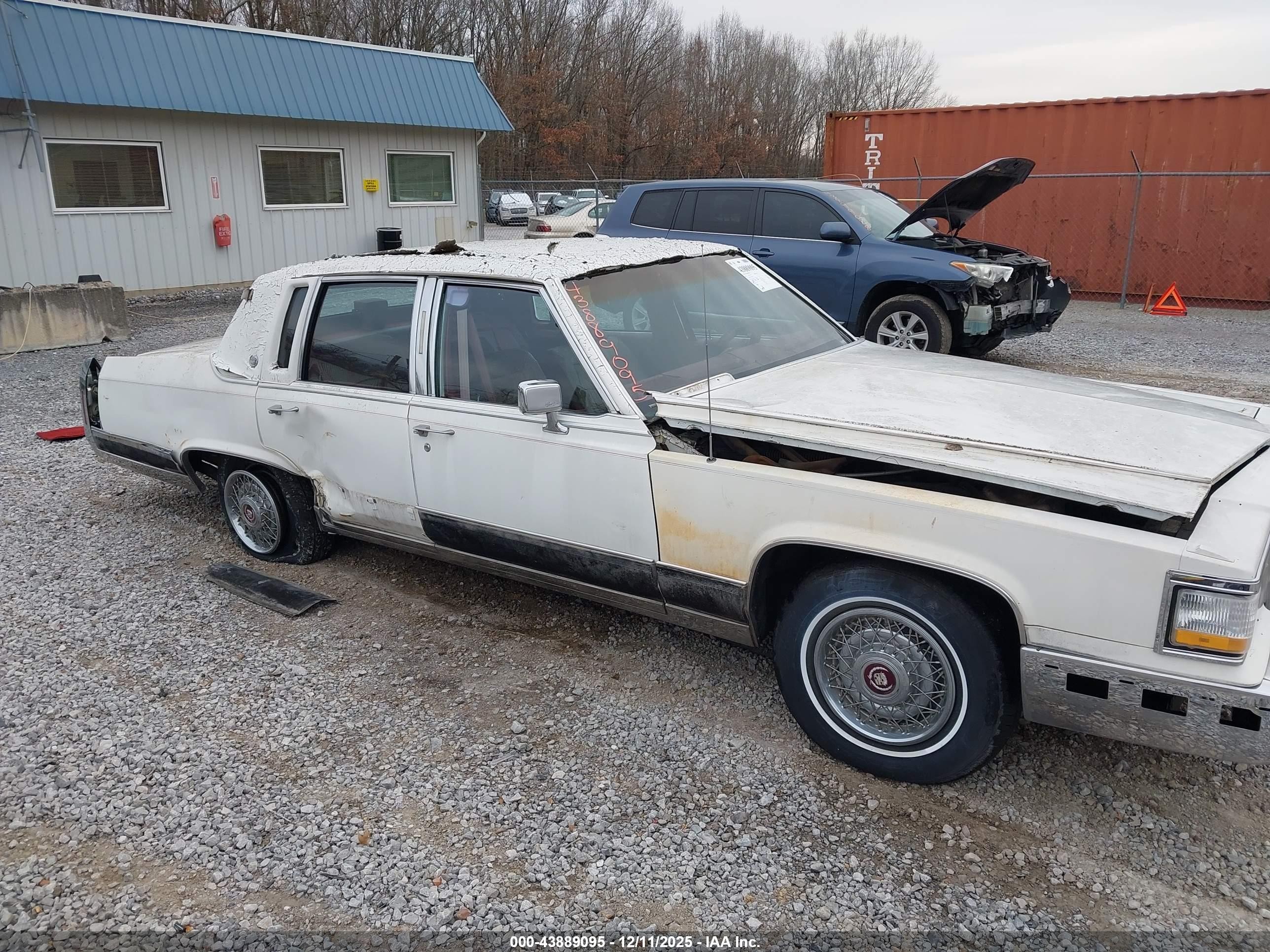 1990 Cadillac Brougham   Белый vin: 1G6DW54Y4LR723270