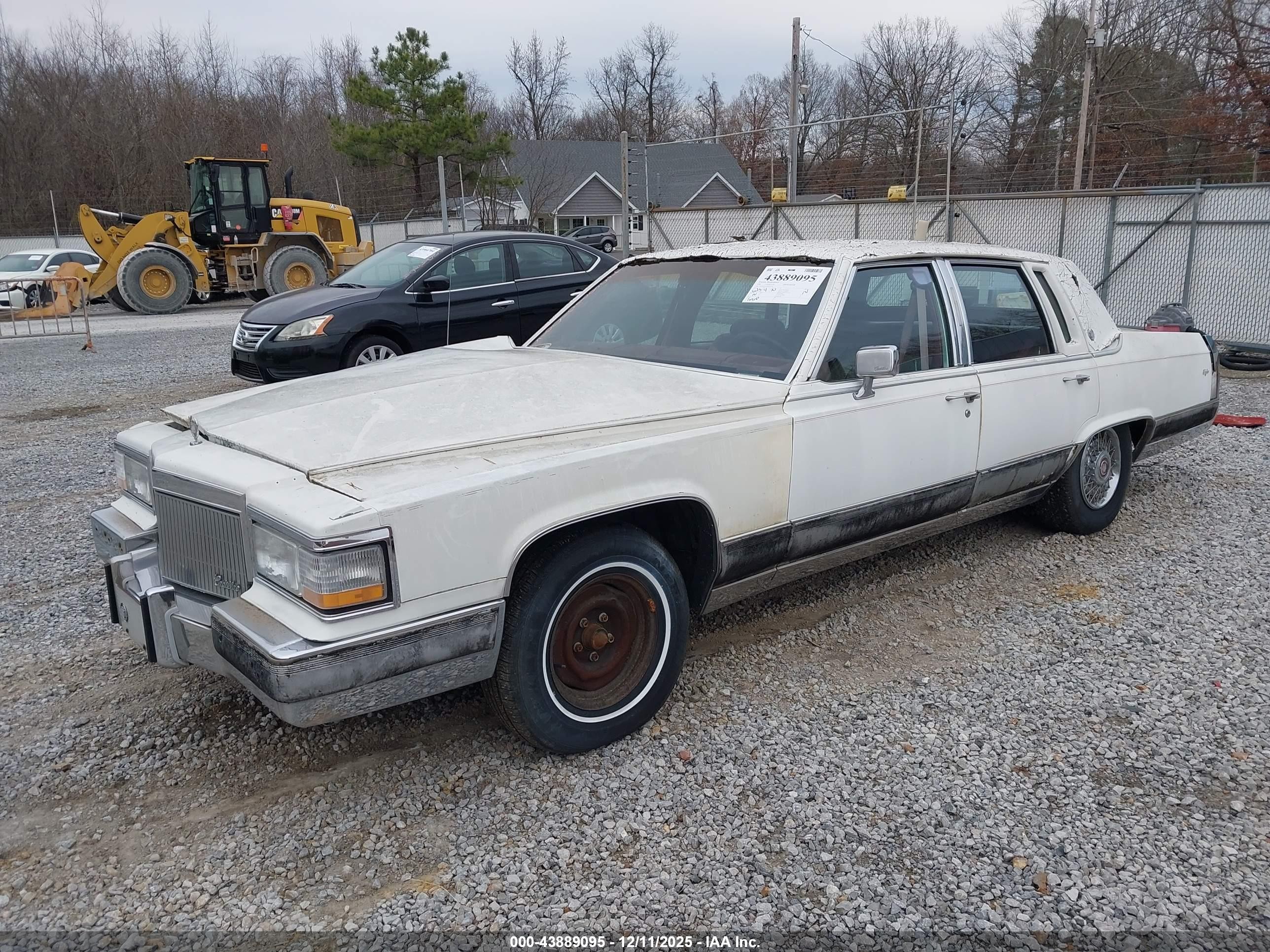 1990 Cadillac Brougham   Белый vin: 1G6DW54Y4LR723270