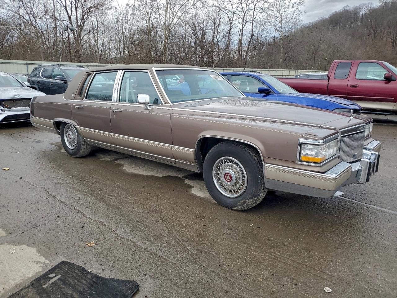 1990 Cadillac Brougham Brown vin: 1G6DW54Y9LR732496