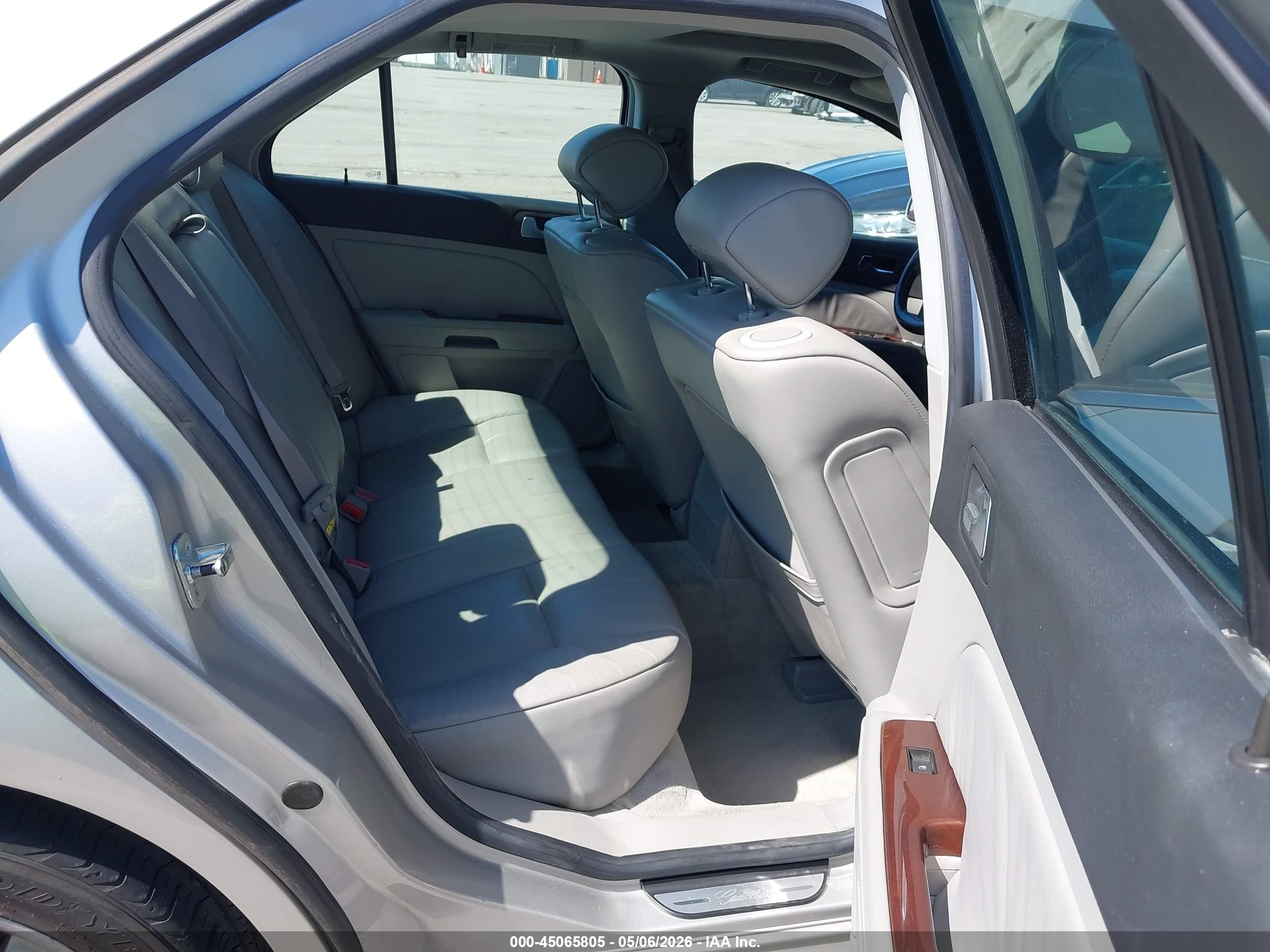 2005 Cadillac Sts V6 Silver vin: 1G6DW677X50197162