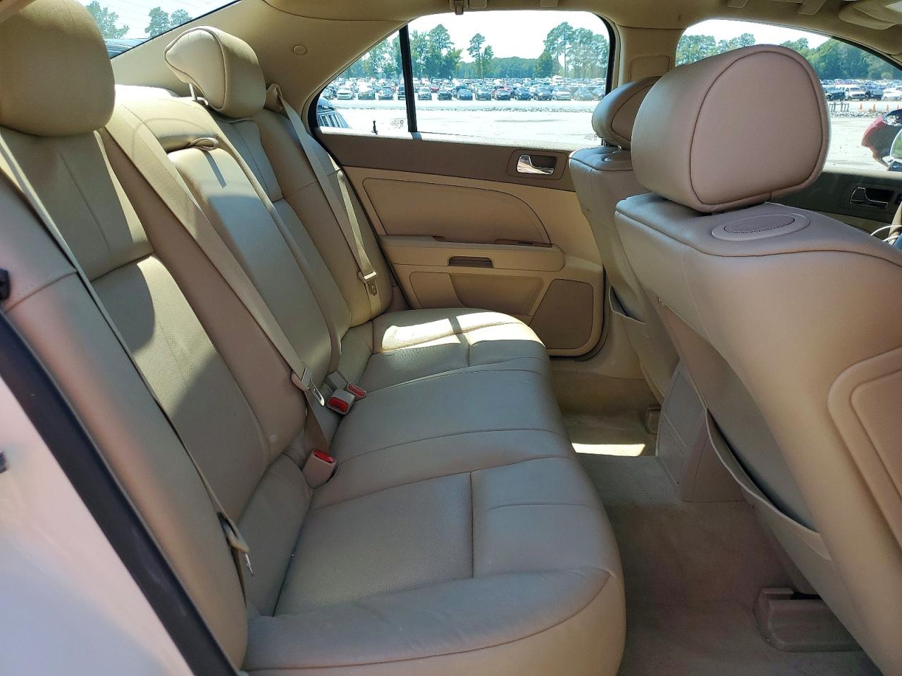 2008 Cadillac Sts White vin: 1G6DW67VX80105373