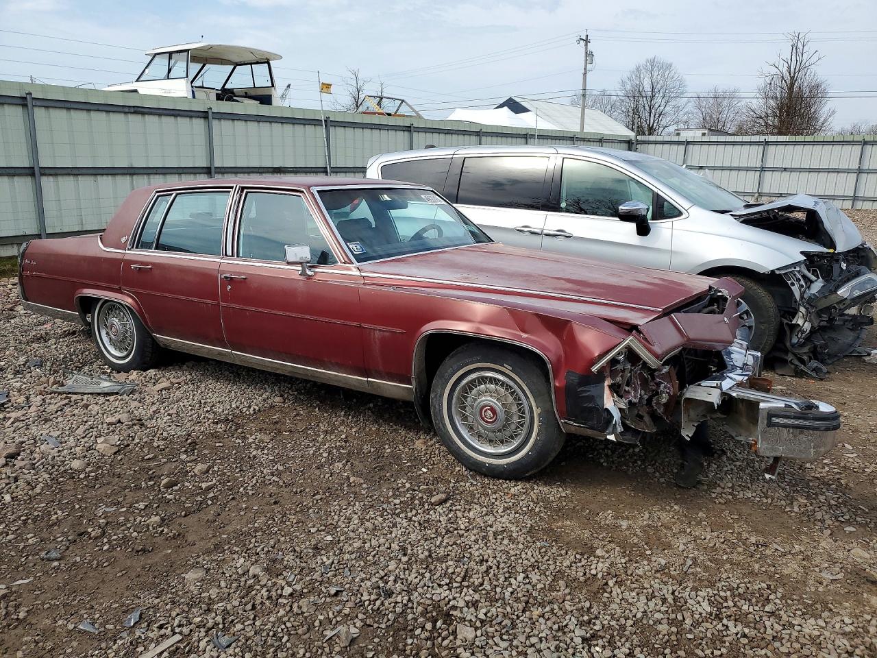 1986 Cadillac Fleetwood Brougham Maroon vin: 1G6DW69YXG9739087