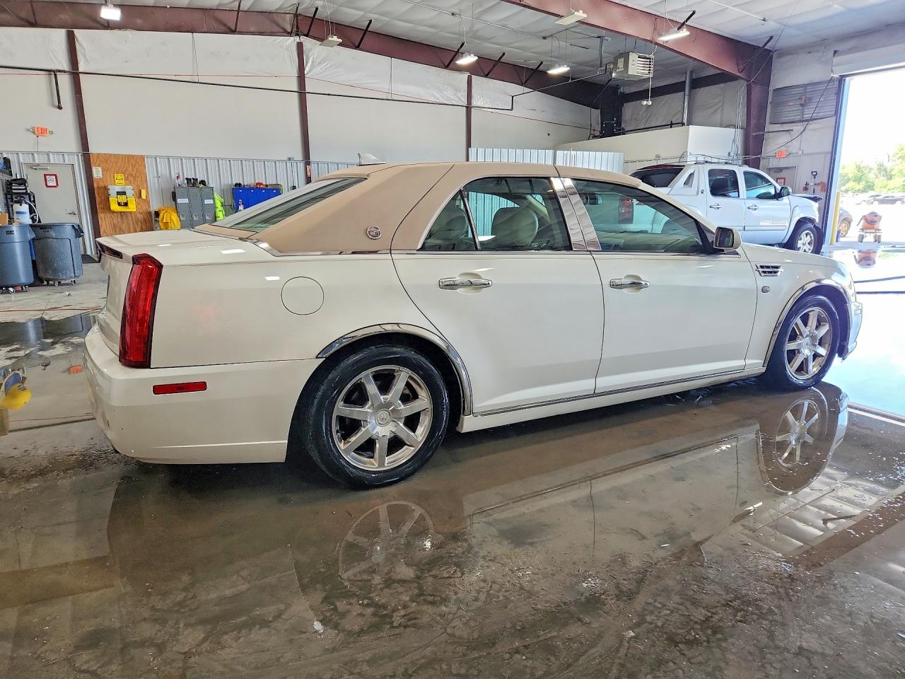 2011 Cadillac Sts Luxury Beige vin: 1G6DW6ED4B0124714