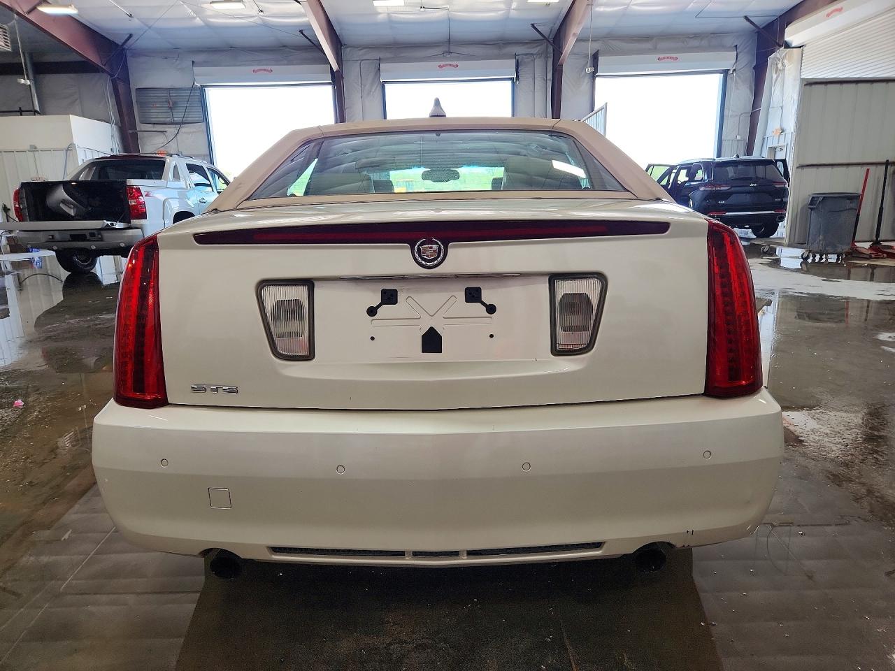 2011 Cadillac Sts Luxury Beige vin: 1G6DW6ED4B0124714