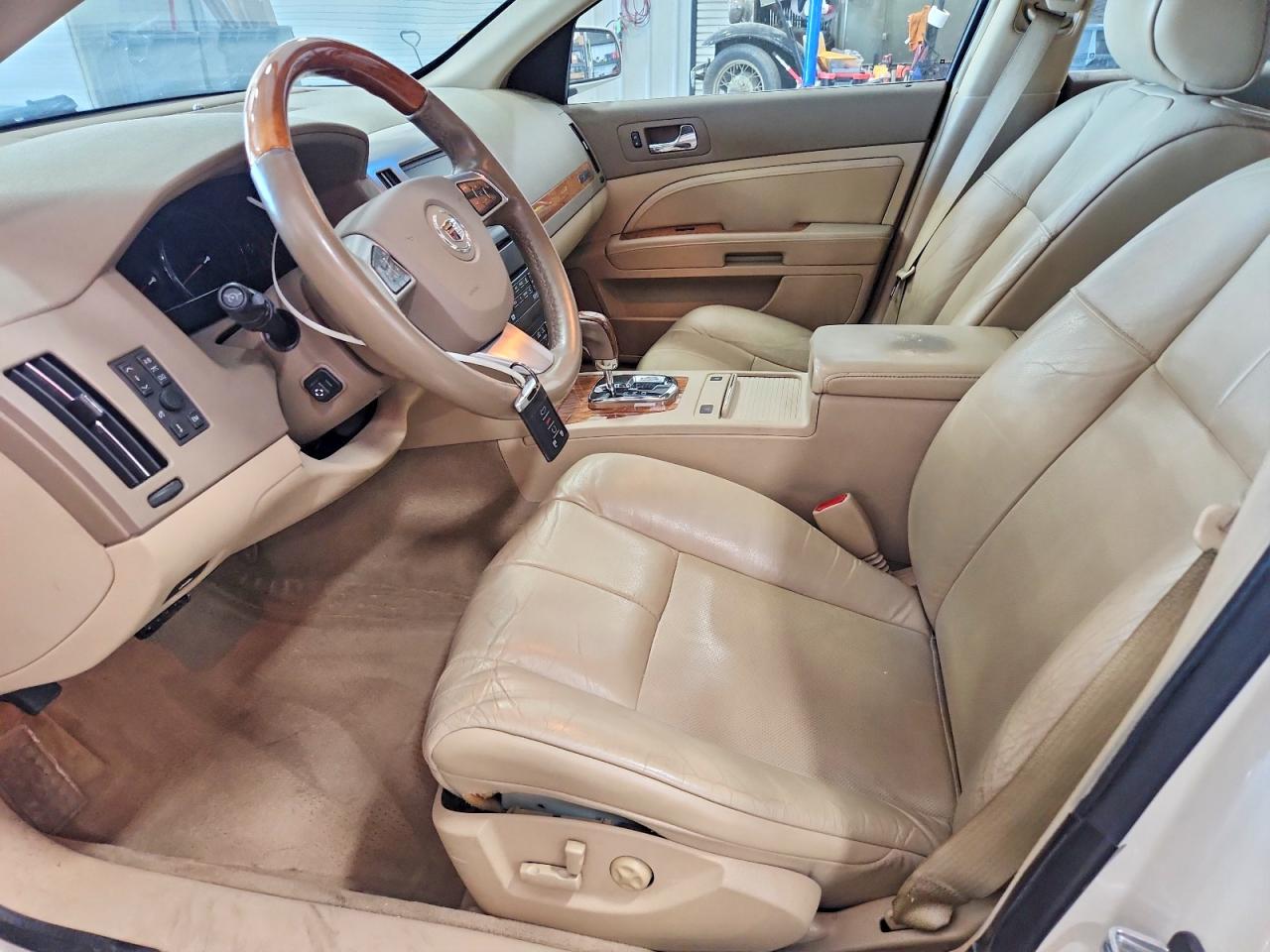 2011 Cadillac Sts Luxury Beige vin: 1G6DW6ED4B0124714