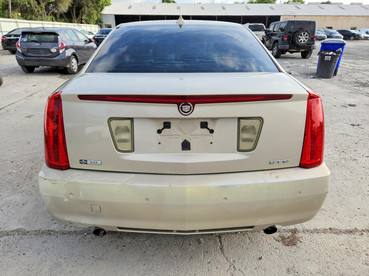 2009 Cadillac Sts Beige vin: 1G6DZ67A690107952