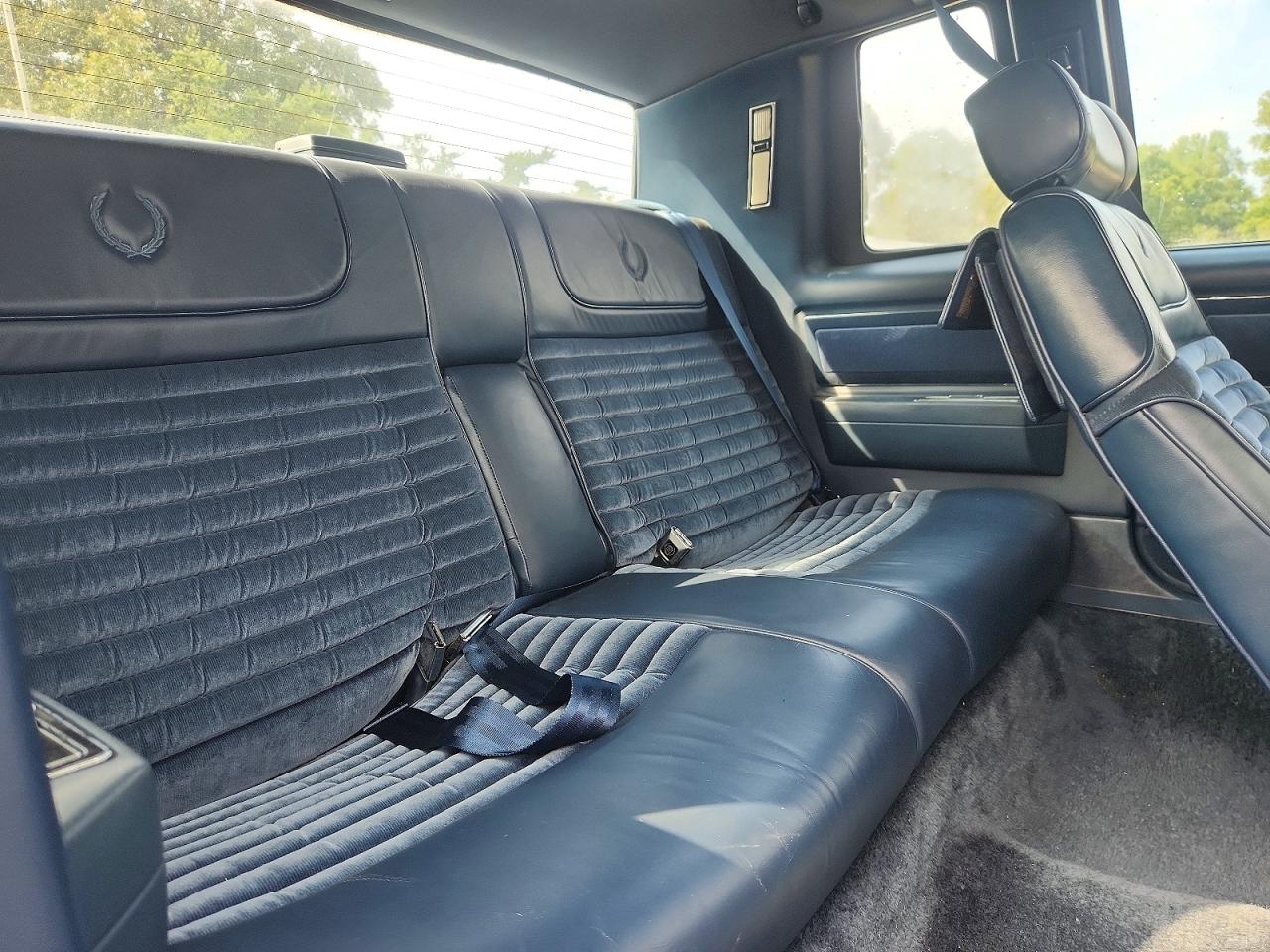 1988 Cadillac Eldorado Blue vin: 1G6EL1152JU617815