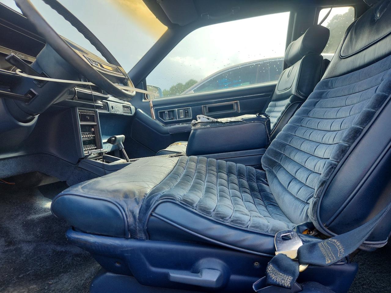 1988 Cadillac Eldorado Blue vin: 1G6EL1152JU617815