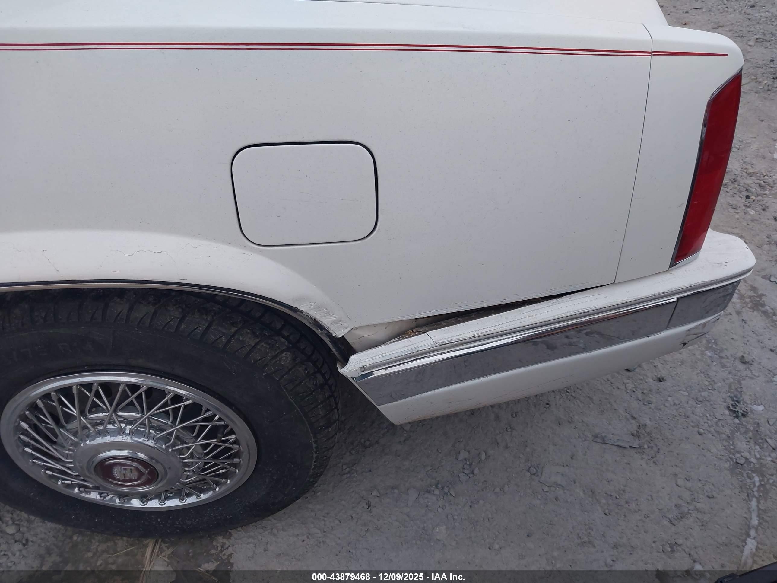 1988 Cadillac Eldorado   White vin: 1G6EL1153JU623512