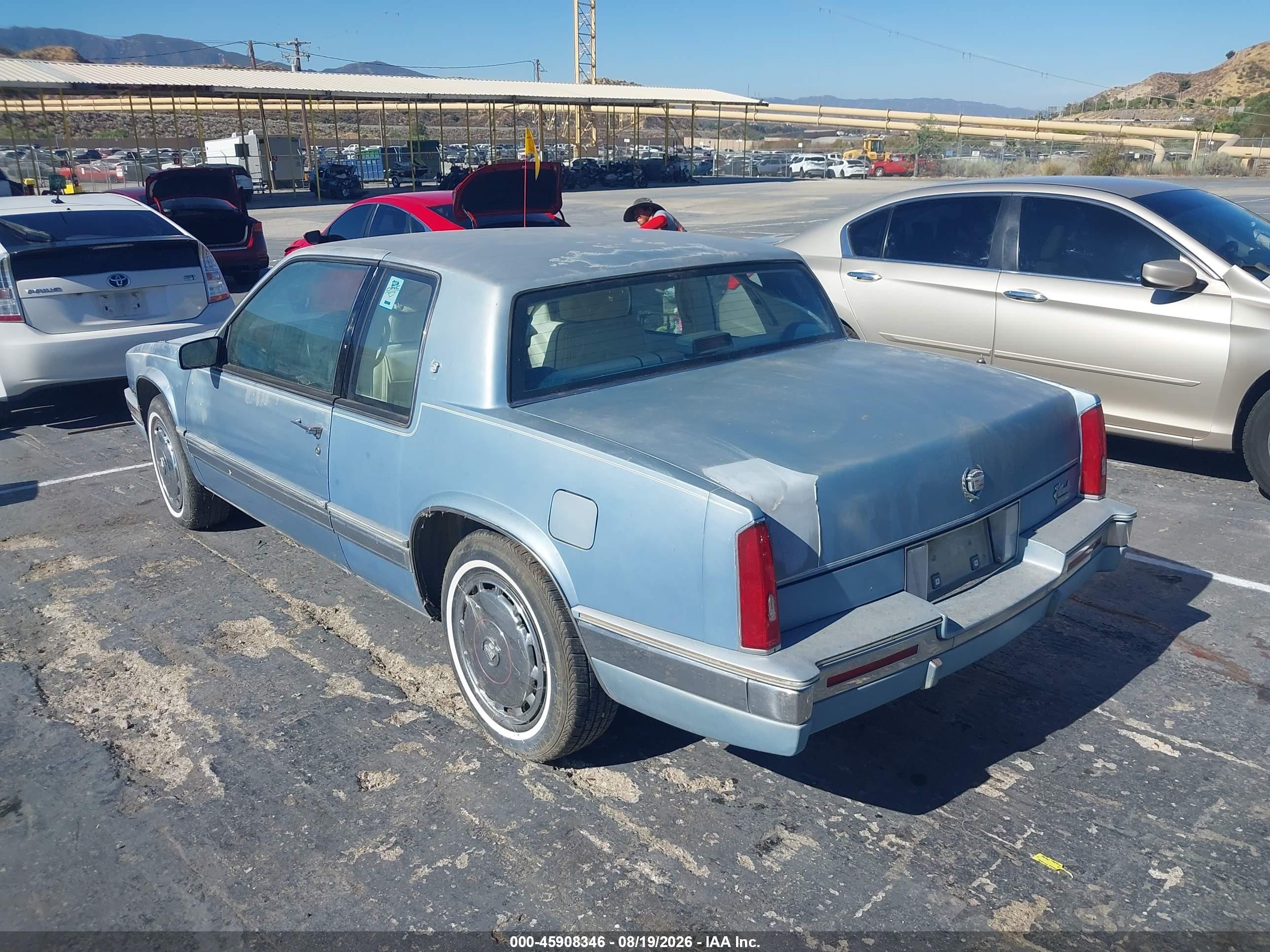 1989 Cadillac Eldorado   Blue vin: 1G6EL1154KU618871