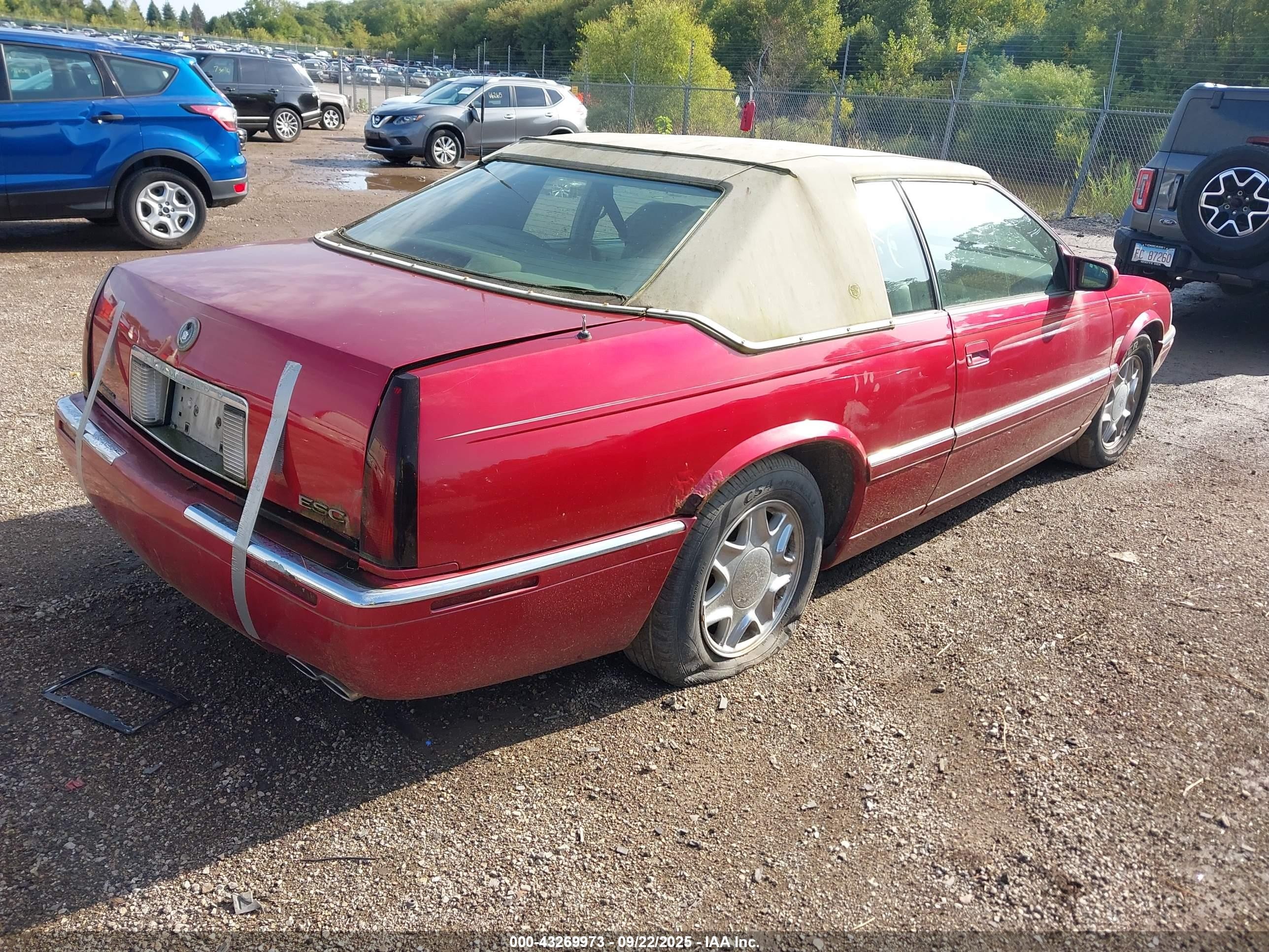 2001 Cadillac Eldorado Esc Red vin: 1G6EL12Y01B104258