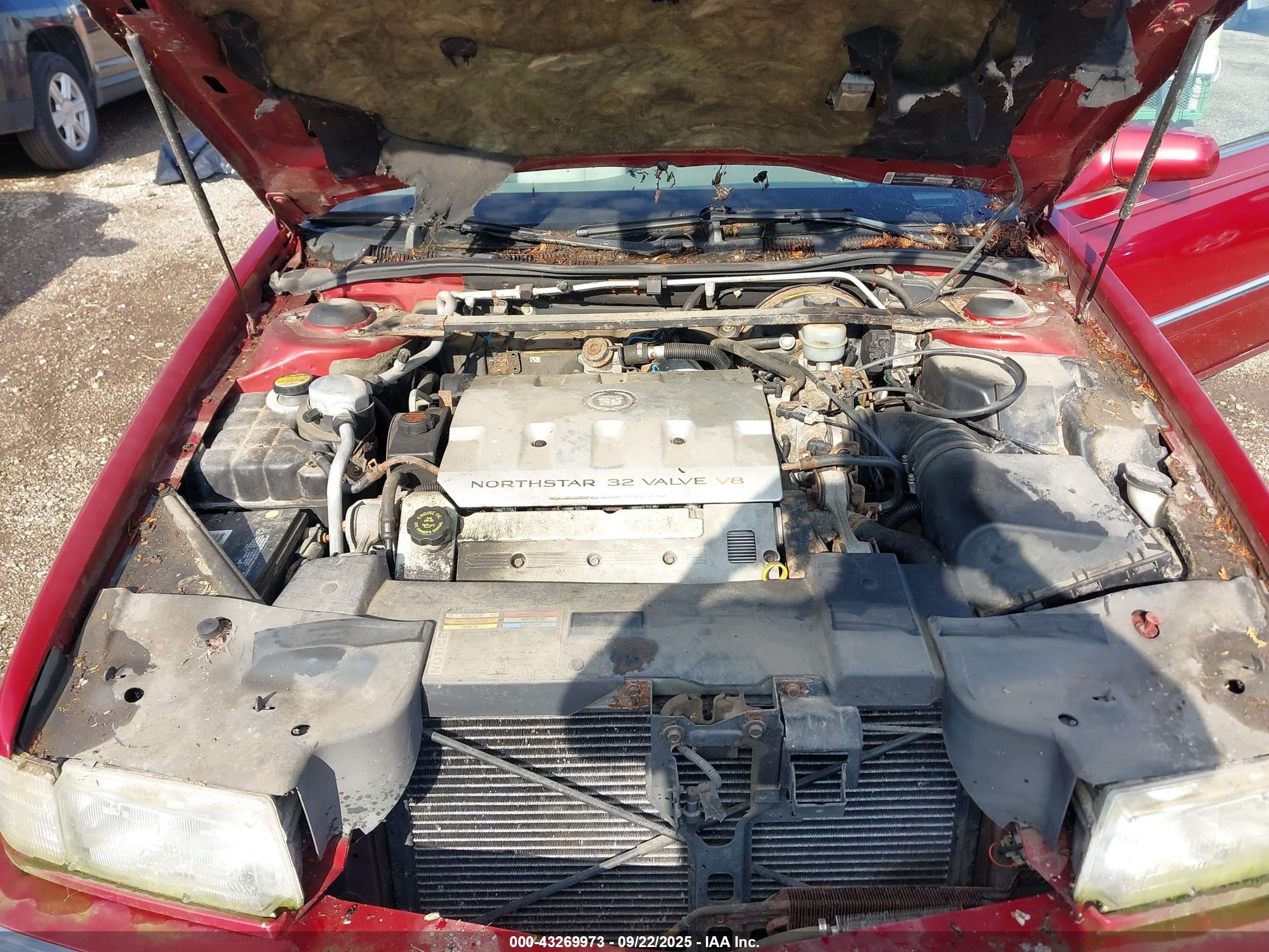 2001 Cadillac Eldorado Esc Red vin: 1G6EL12Y01B104258