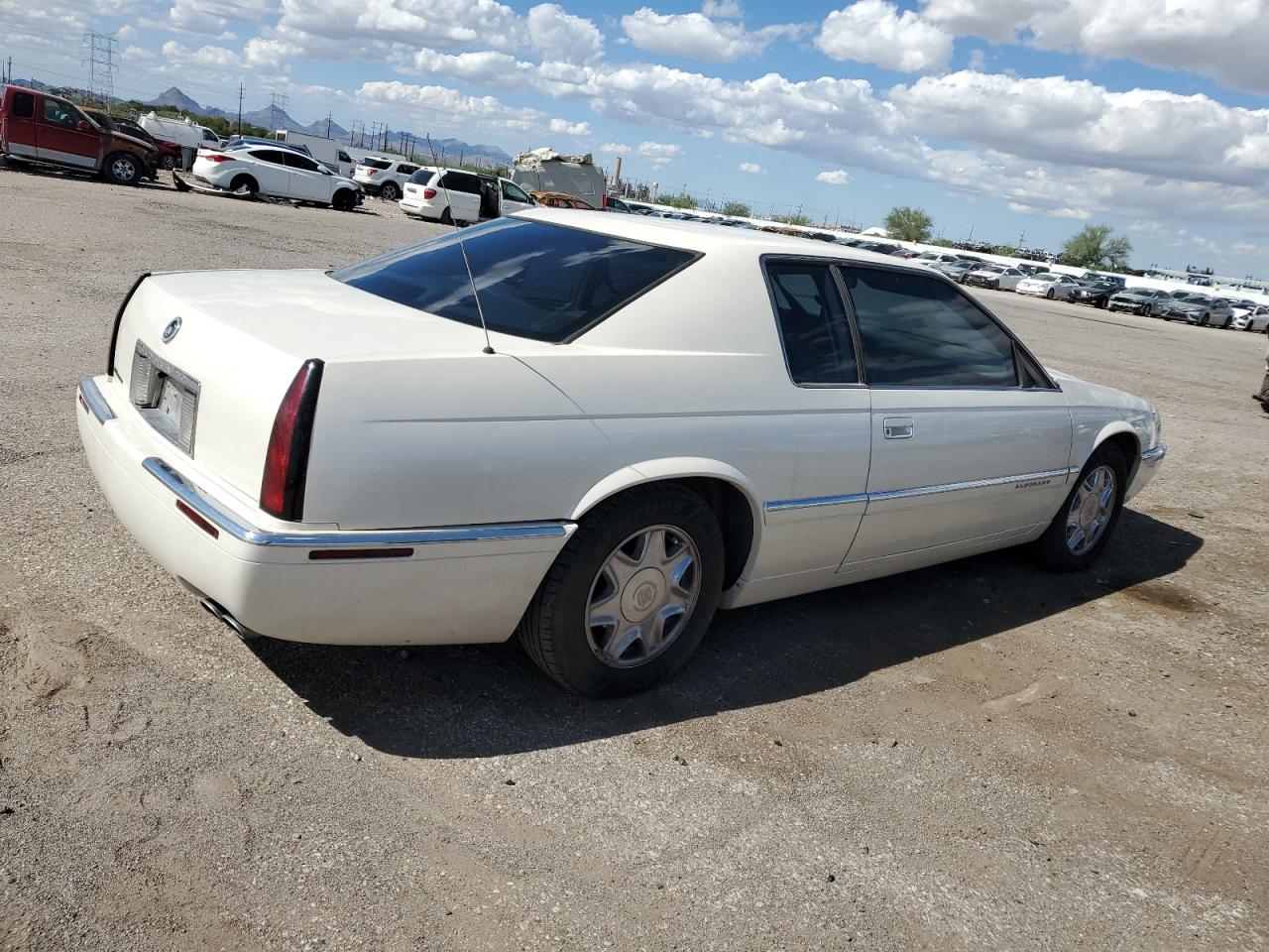 1999 Cadillac Eldorado White vin: 1G6EL12Y1XU610808