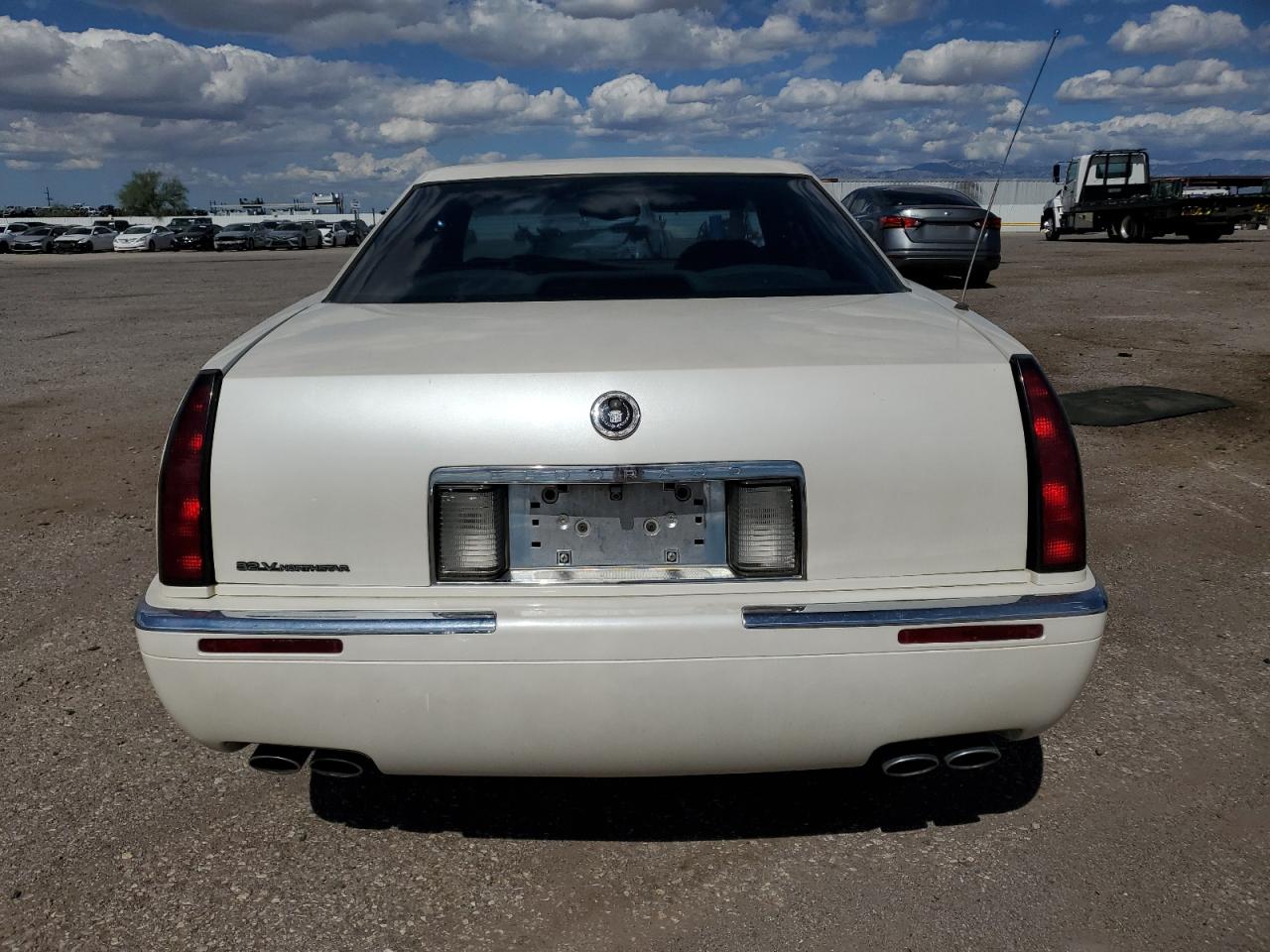 1999 Cadillac Eldorado White vin: 1G6EL12Y1XU610808
