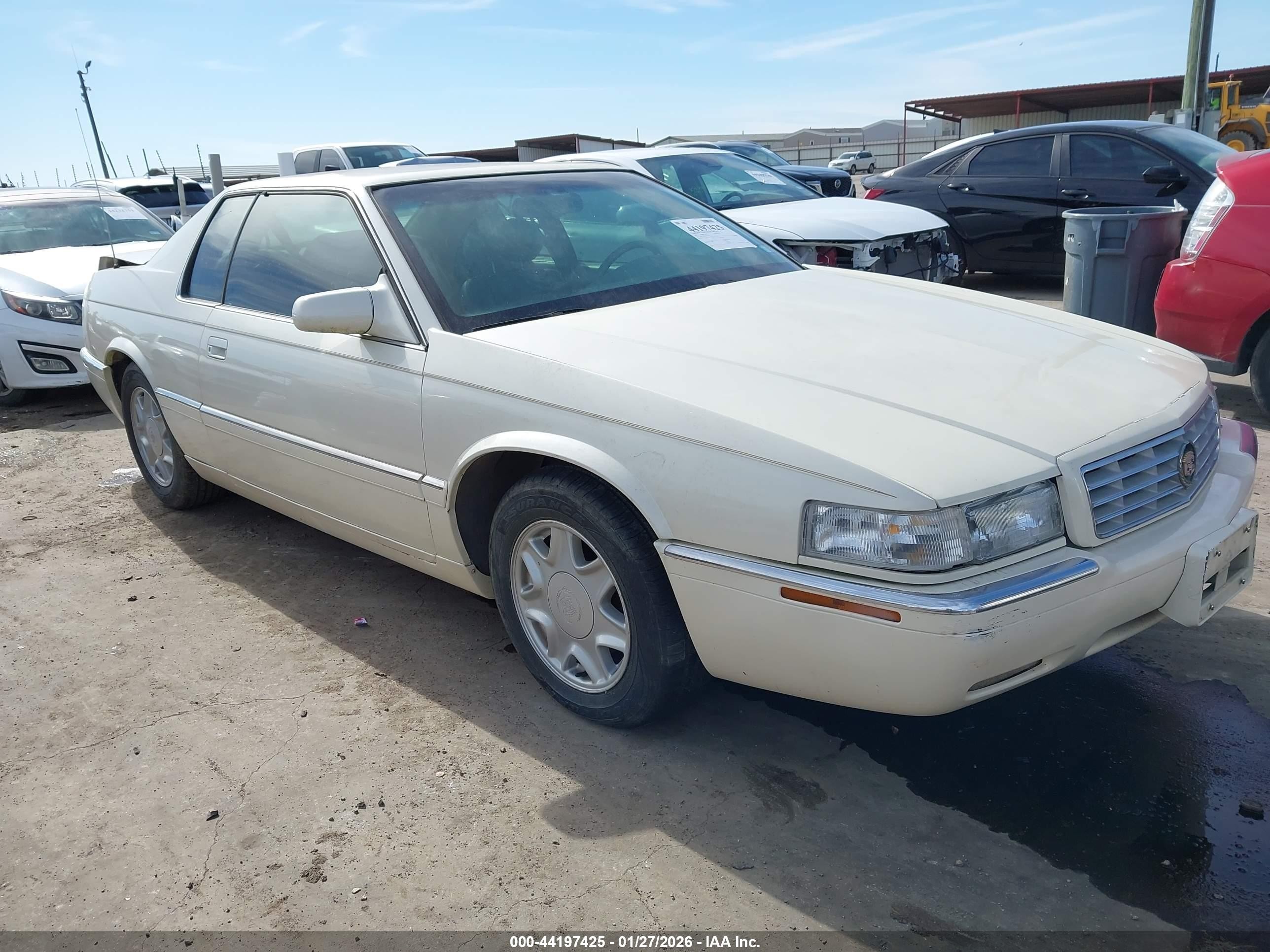 1998 Cadillac Eldorado Standard White vin: 1G6EL12Y2WU600156