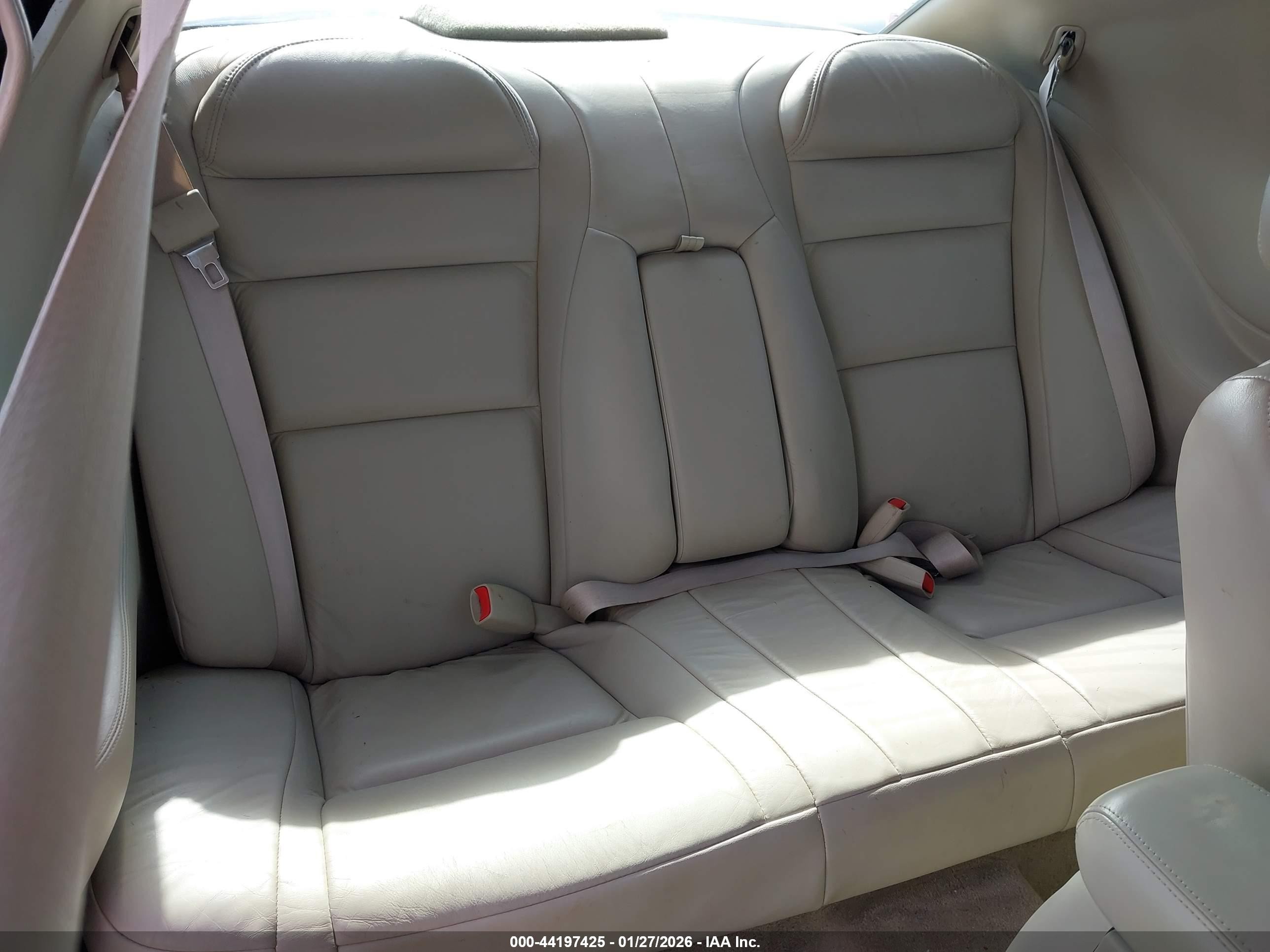 1998 Cadillac Eldorado Standard White vin: 1G6EL12Y2WU600156