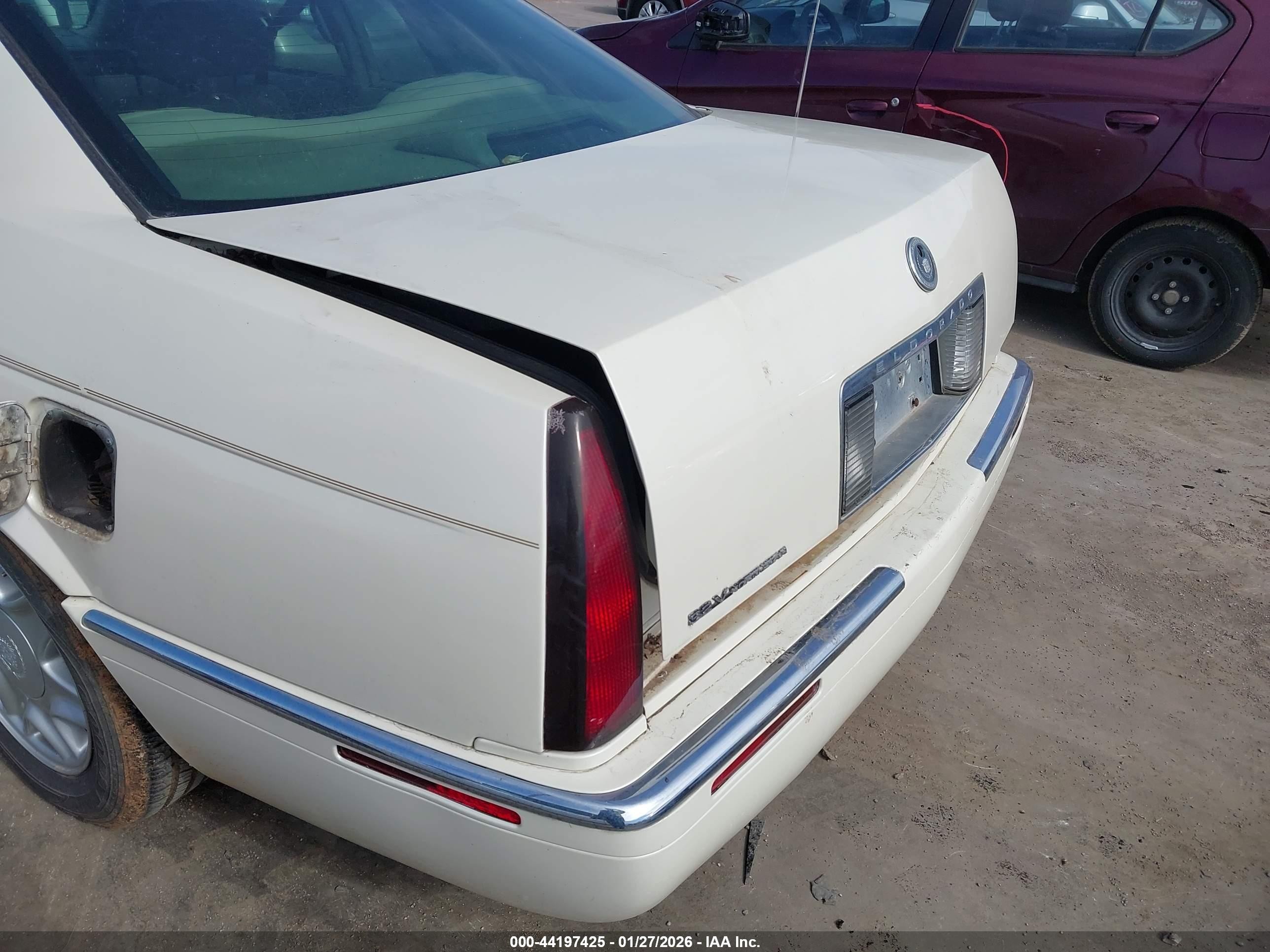 1998 Cadillac Eldorado Standard White vin: 1G6EL12Y2WU600156