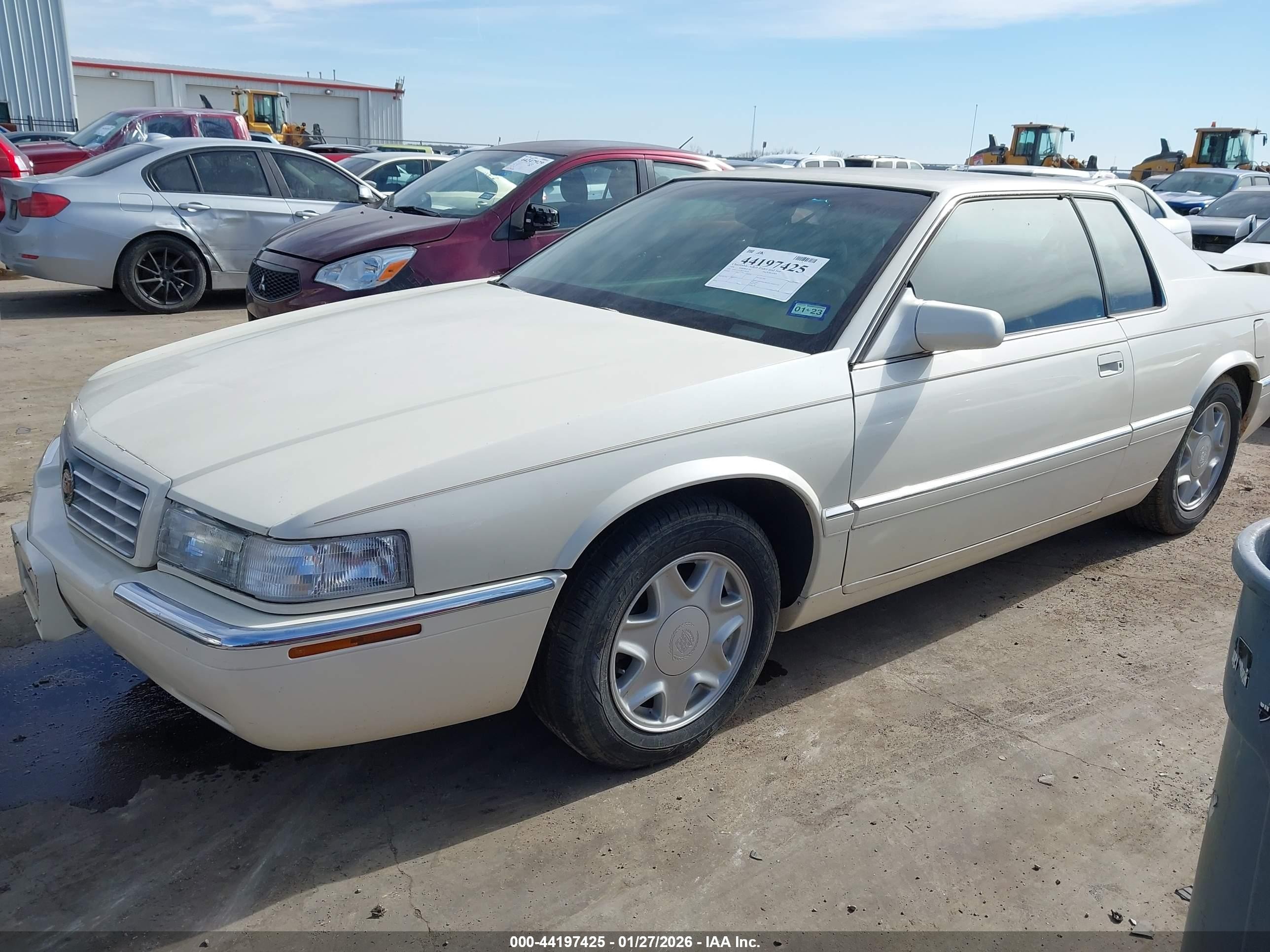 1998 Cadillac Eldorado Standard White vin: 1G6EL12Y2WU600156