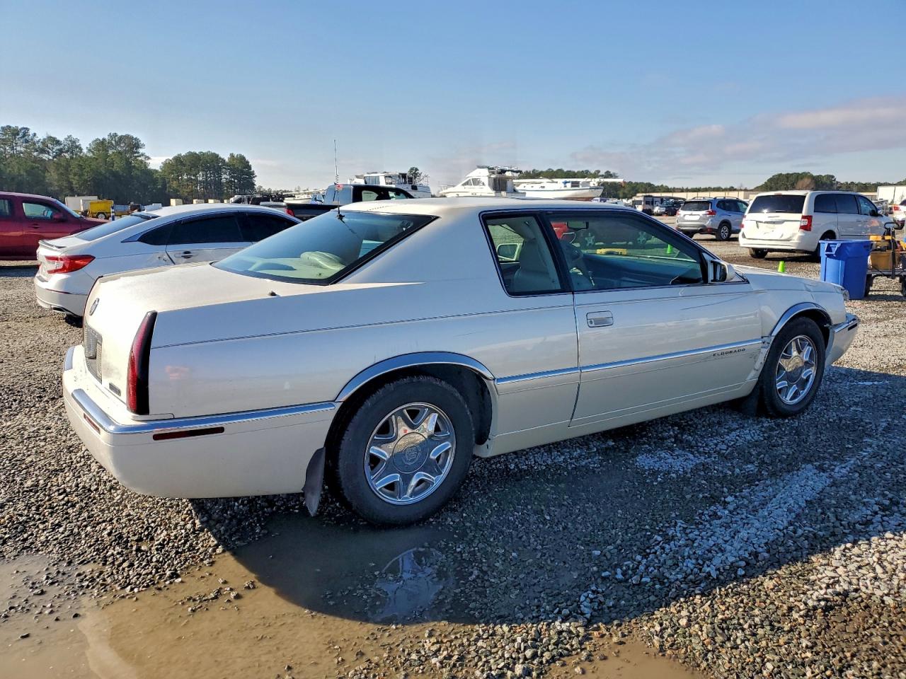 1998 Cadillac Eldorado White vin: 1G6EL12Y2WU603915