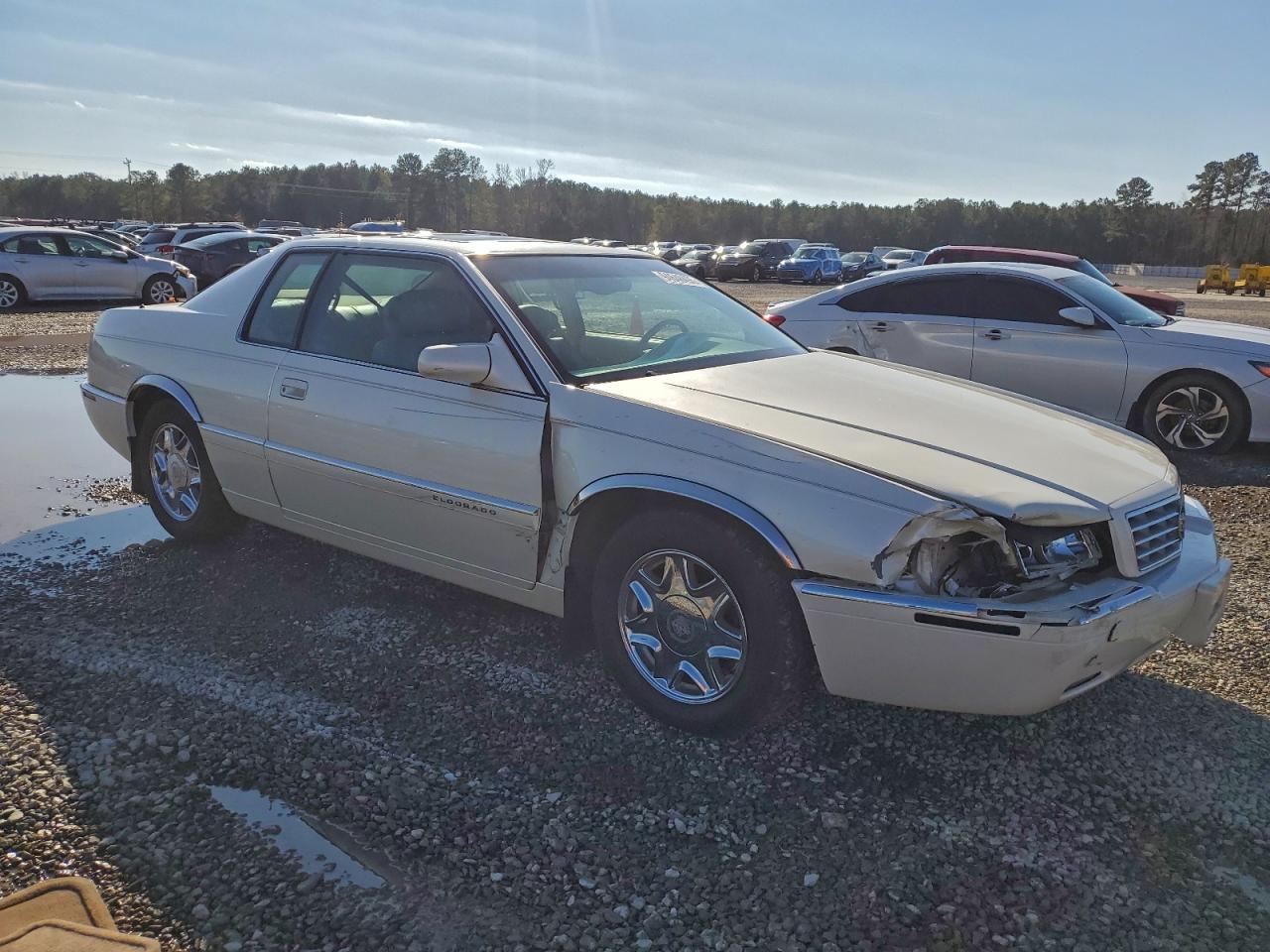 1998 Cadillac Eldorado White vin: 1G6EL12Y2WU603915