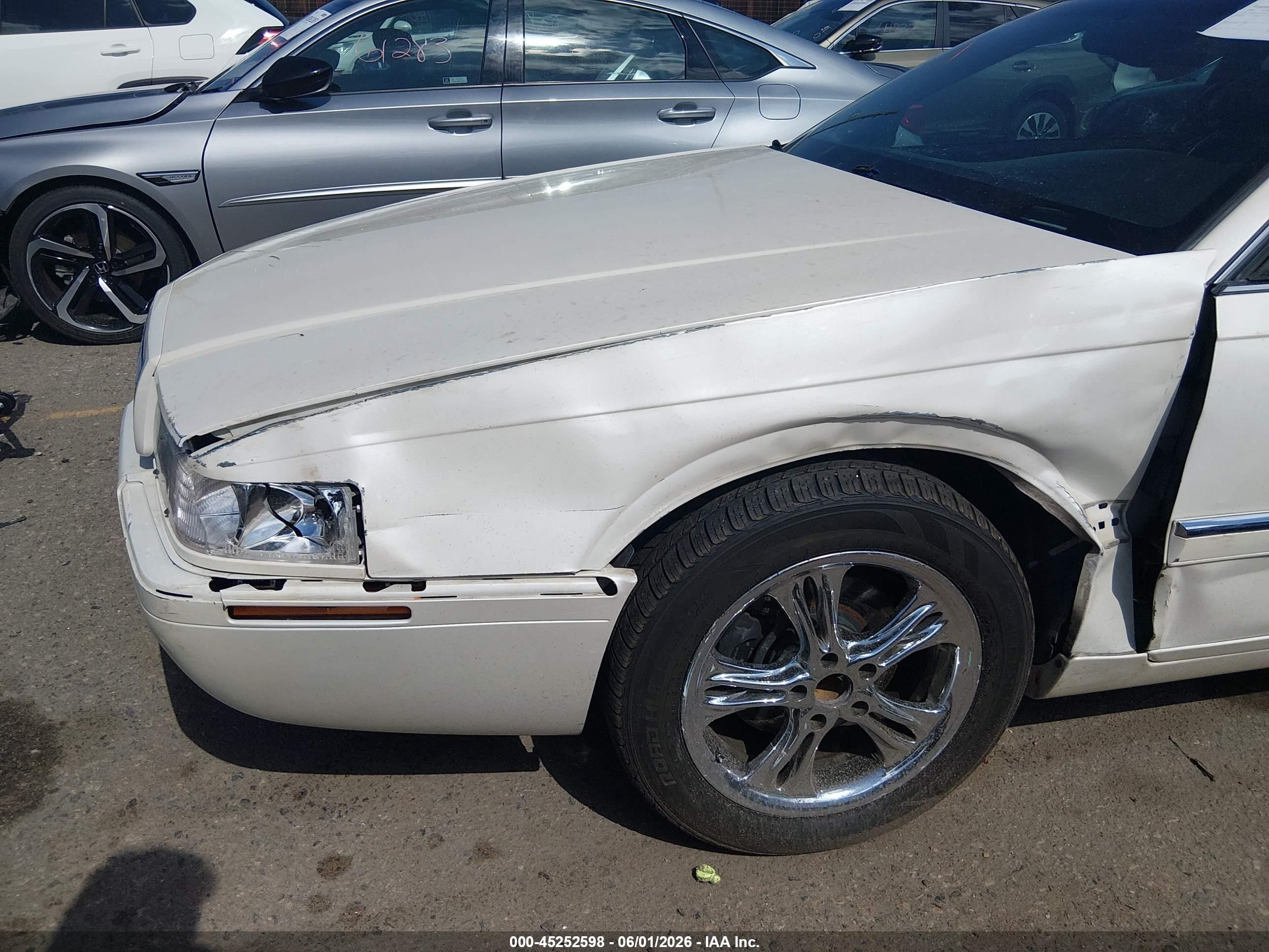 2000 Cadillac Eldorado Esc Cream vin: 1G6EL12Y3YU196898