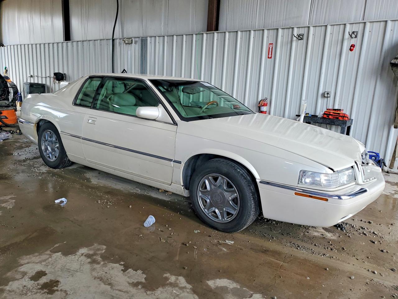2002 Cadillac Eldorado Esc Белый vin: 1G6EL12Y42B103101