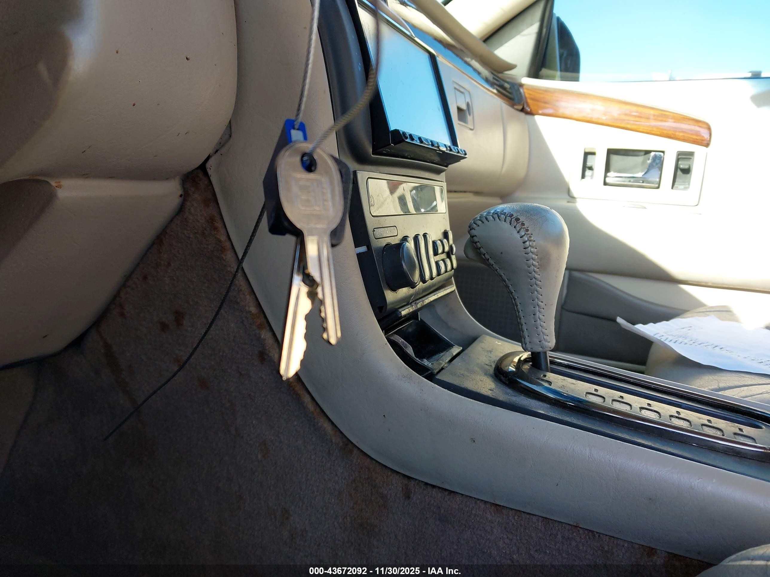 1997 Cadillac Eldorado   Gold vin: 1G6EL12Y4VU612968