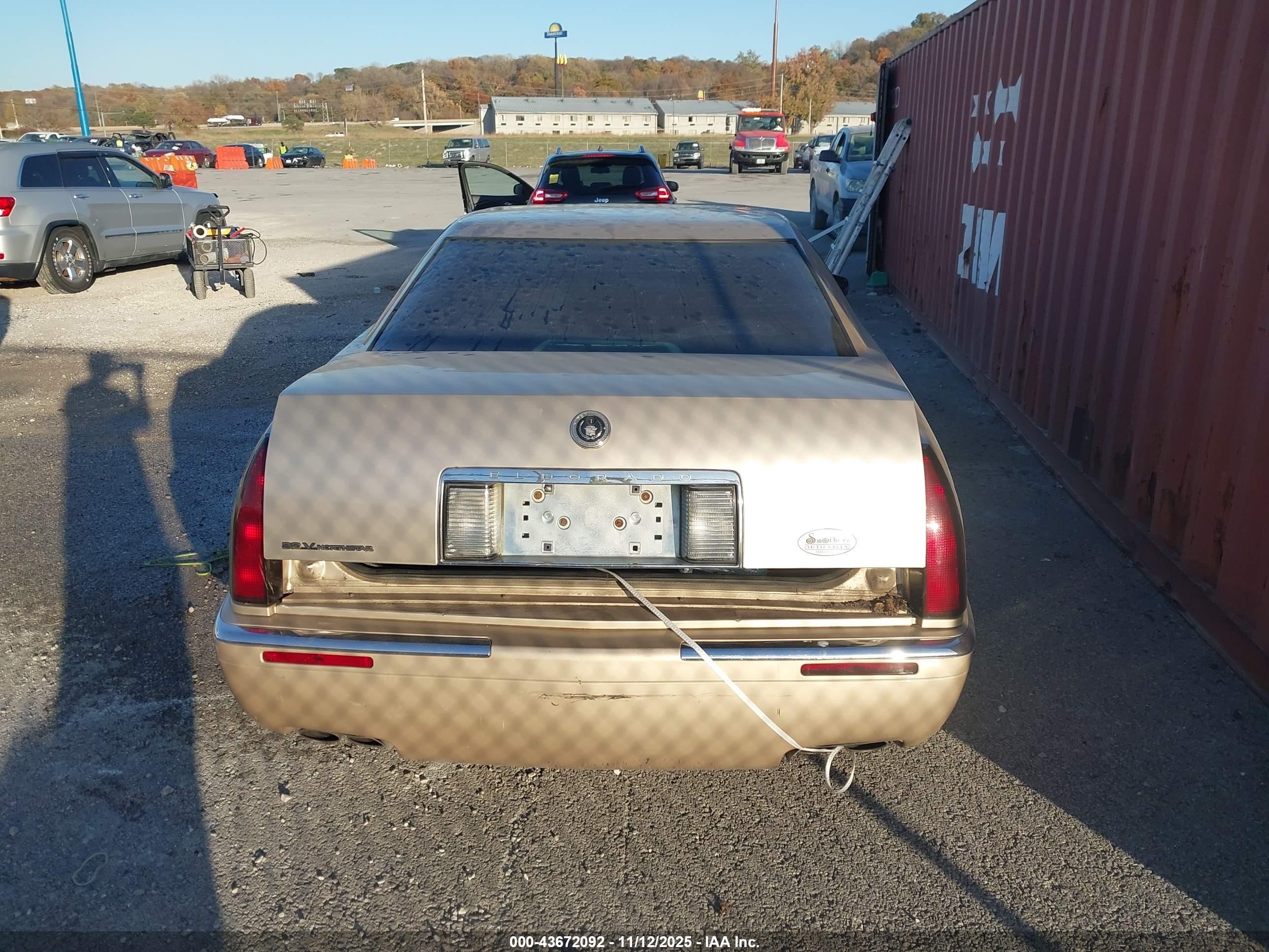 1997 Cadillac Eldorado   Gold vin: 1G6EL12Y4VU612968