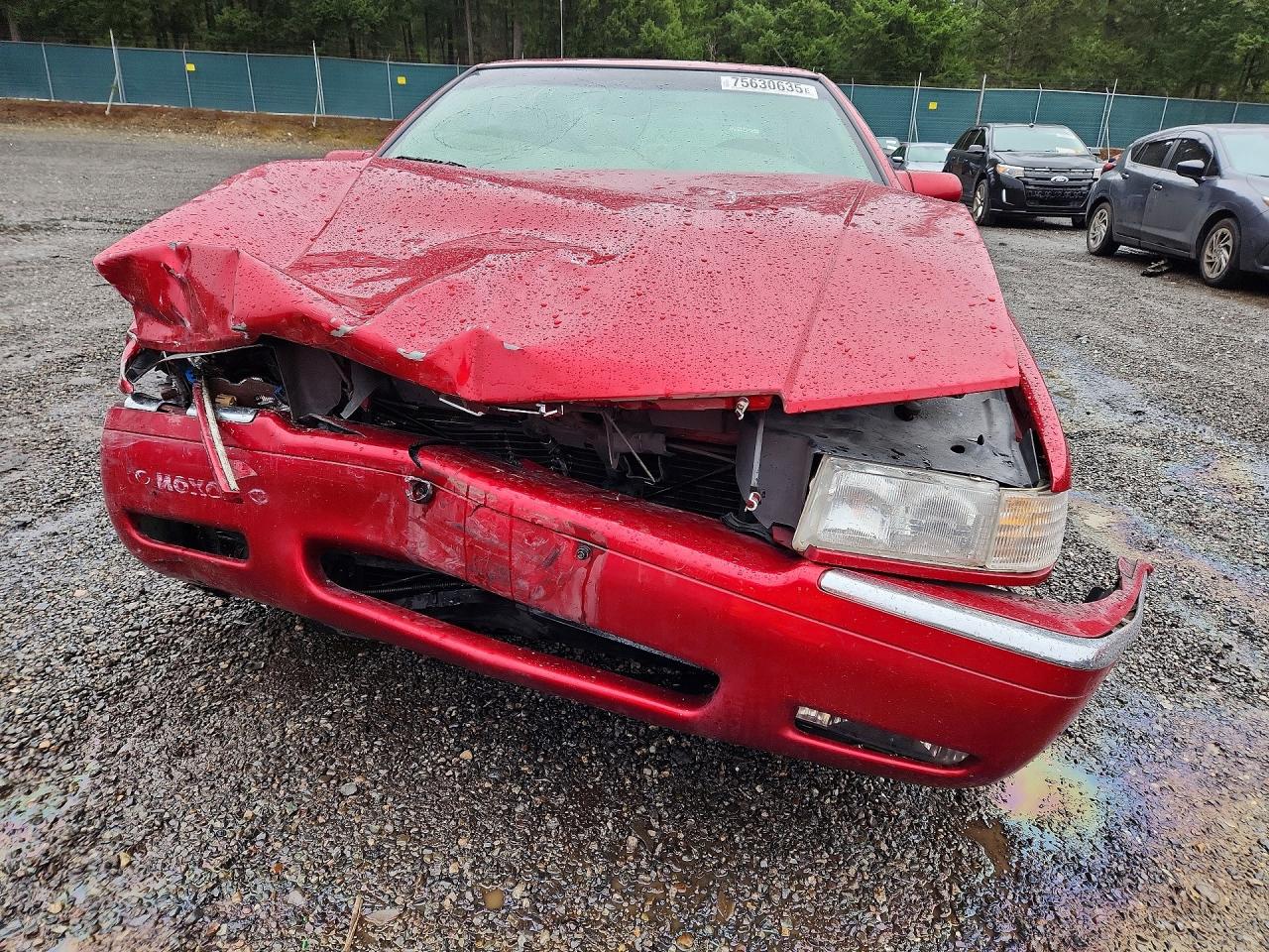 1999 Cadillac Eldorado Red vin: 1G6EL12Y7XU608917