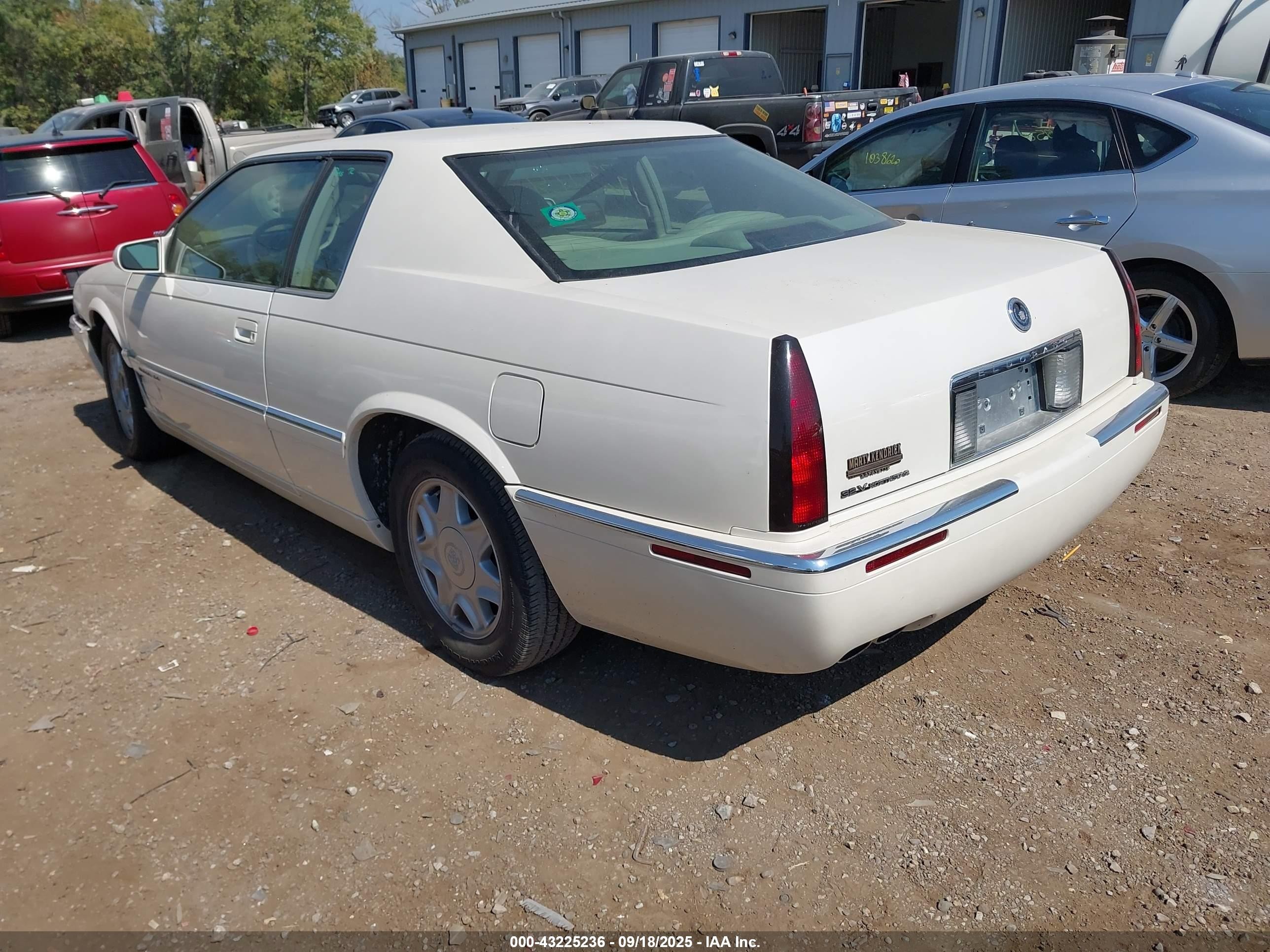 1999 Cadillac Eldorado Standard Cream vin: 1G6EL12Y9XU602259
