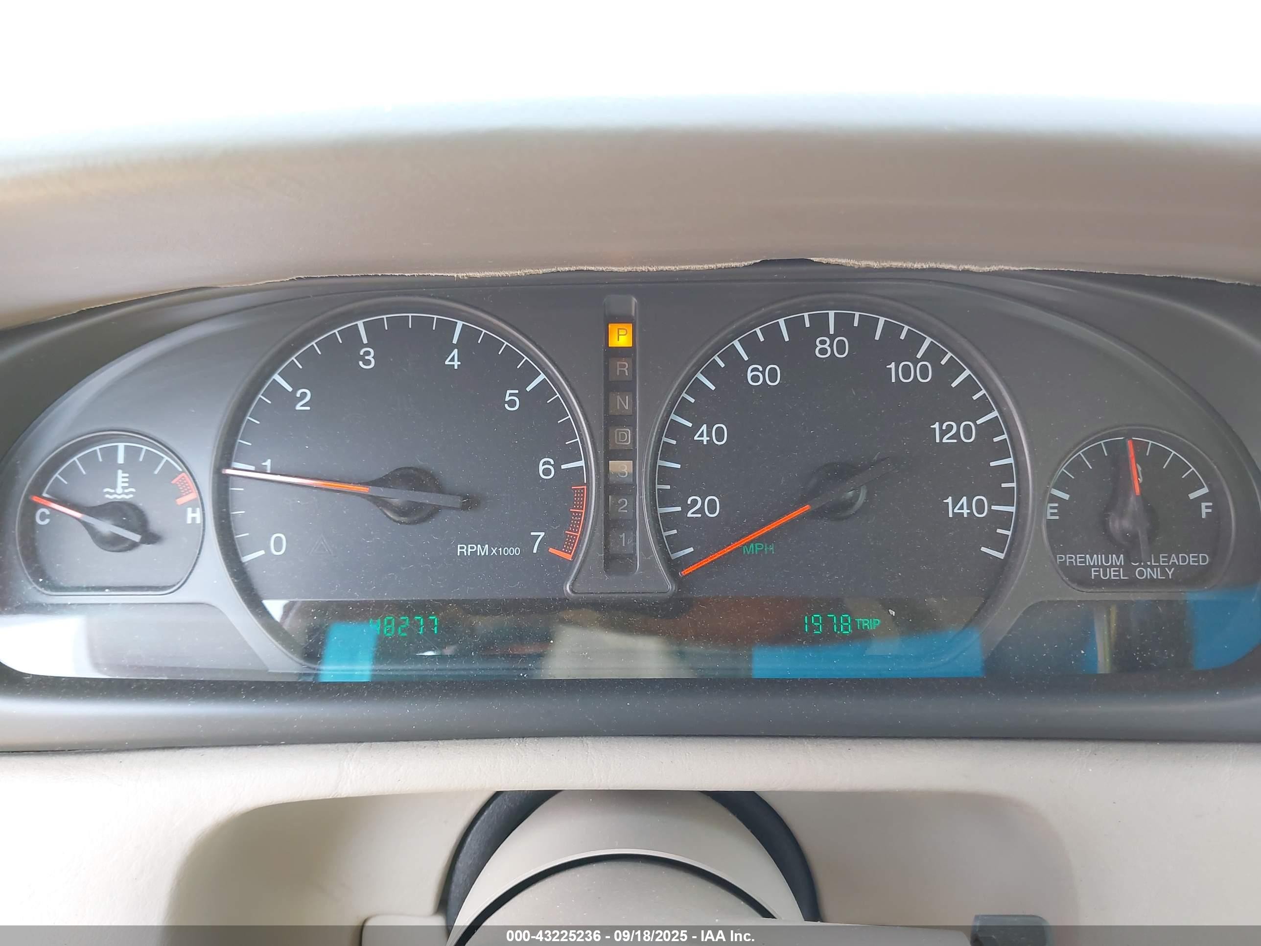 1999 Cadillac Eldorado Standard Cream vin: 1G6EL12Y9XU602259