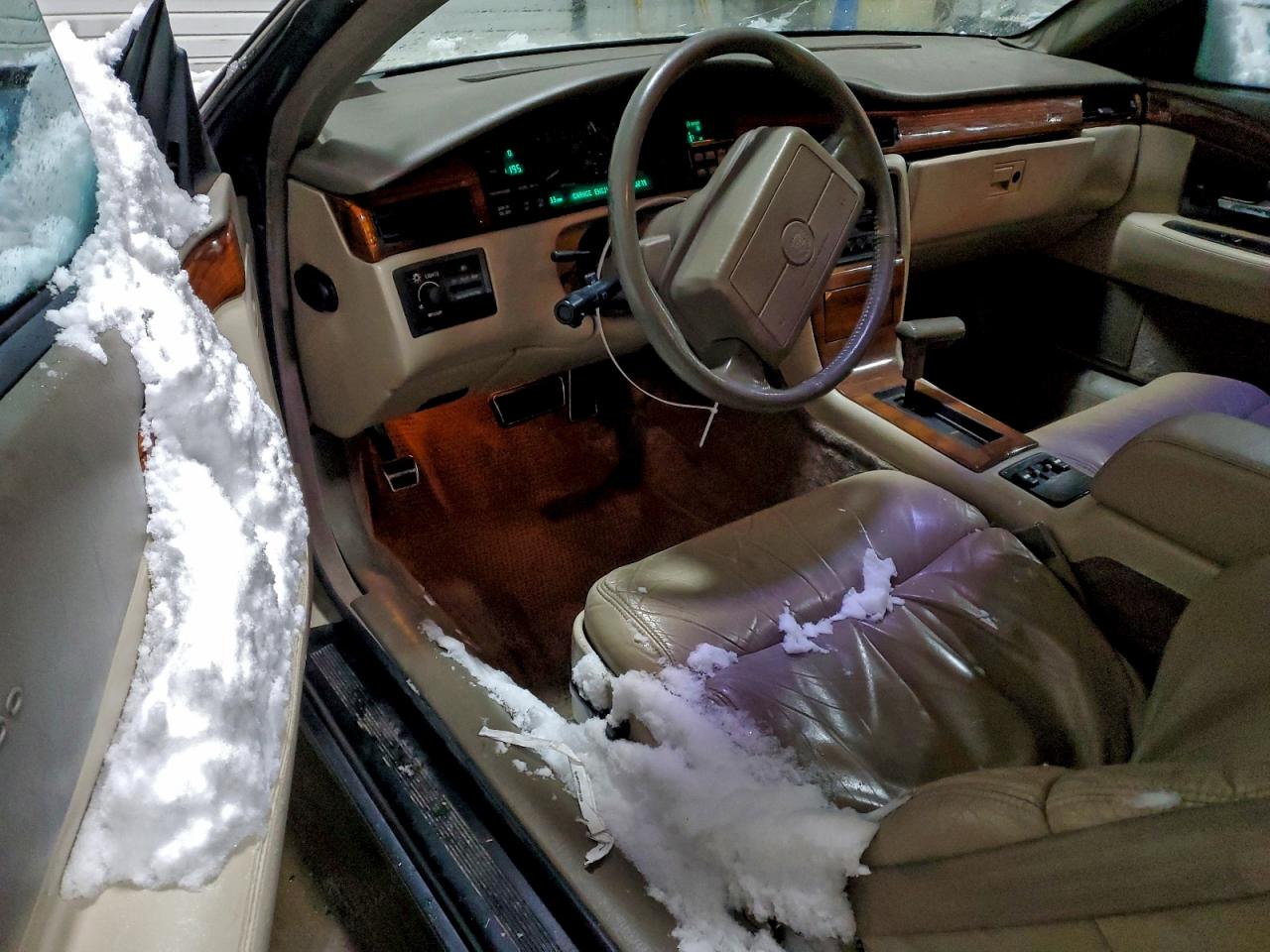 1992 Cadillac Eldorado Beige vin: 1G6EL13B0NU619765