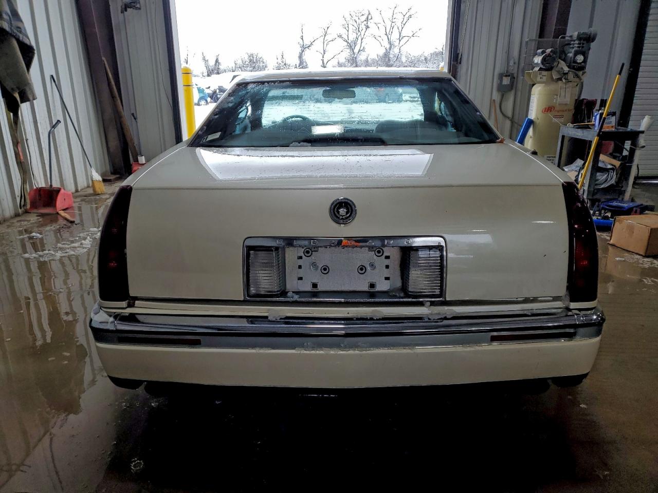 1992 Cadillac Eldorado Beige vin: 1G6EL13B0NU619765