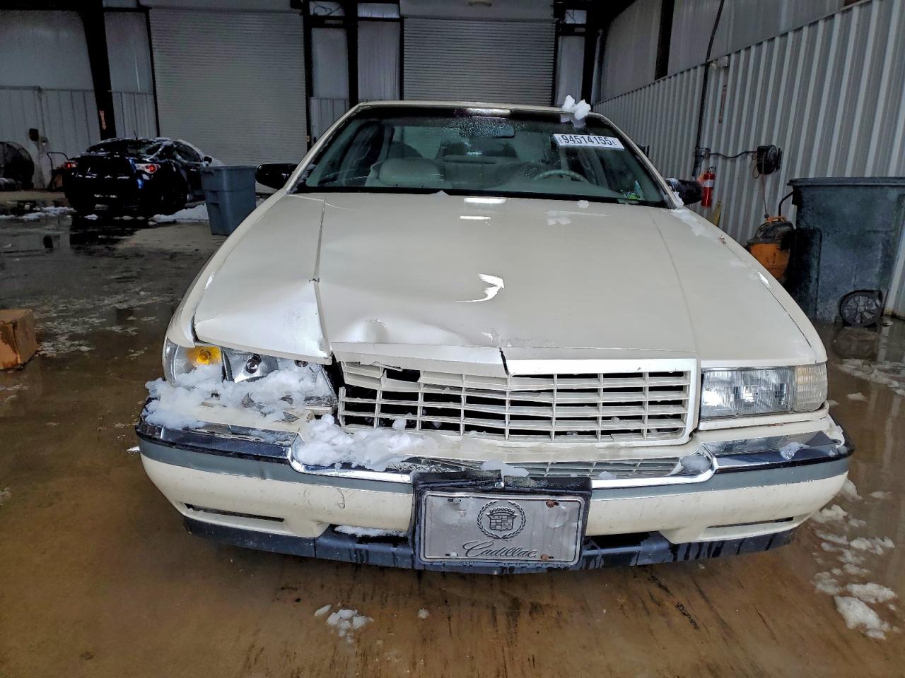 1992 Cadillac Eldorado Beige vin: 1G6EL13B0NU619765