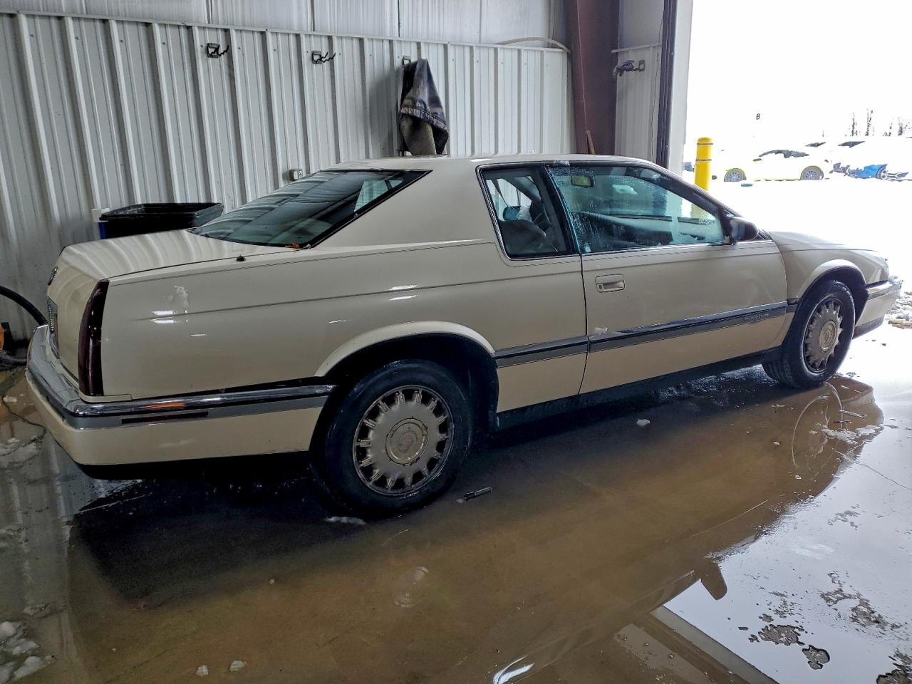 1992 Cadillac Eldorado Beige vin: 1G6EL13B0NU619765