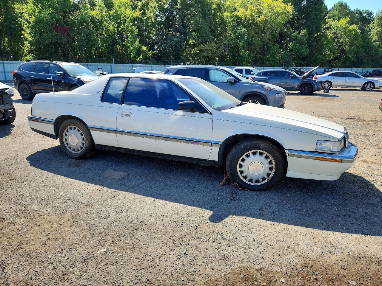 1992 Cadillac Eldorado White vin: 1G6EL13B0NU624500