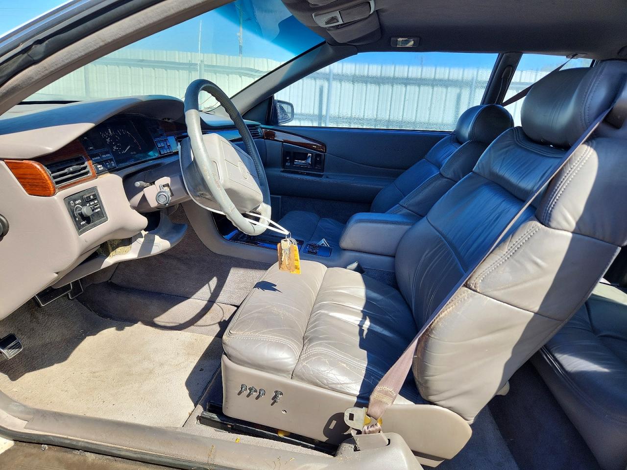 1992 Cadillac Eldorado White vin: 1G6EL13B0NU624500
