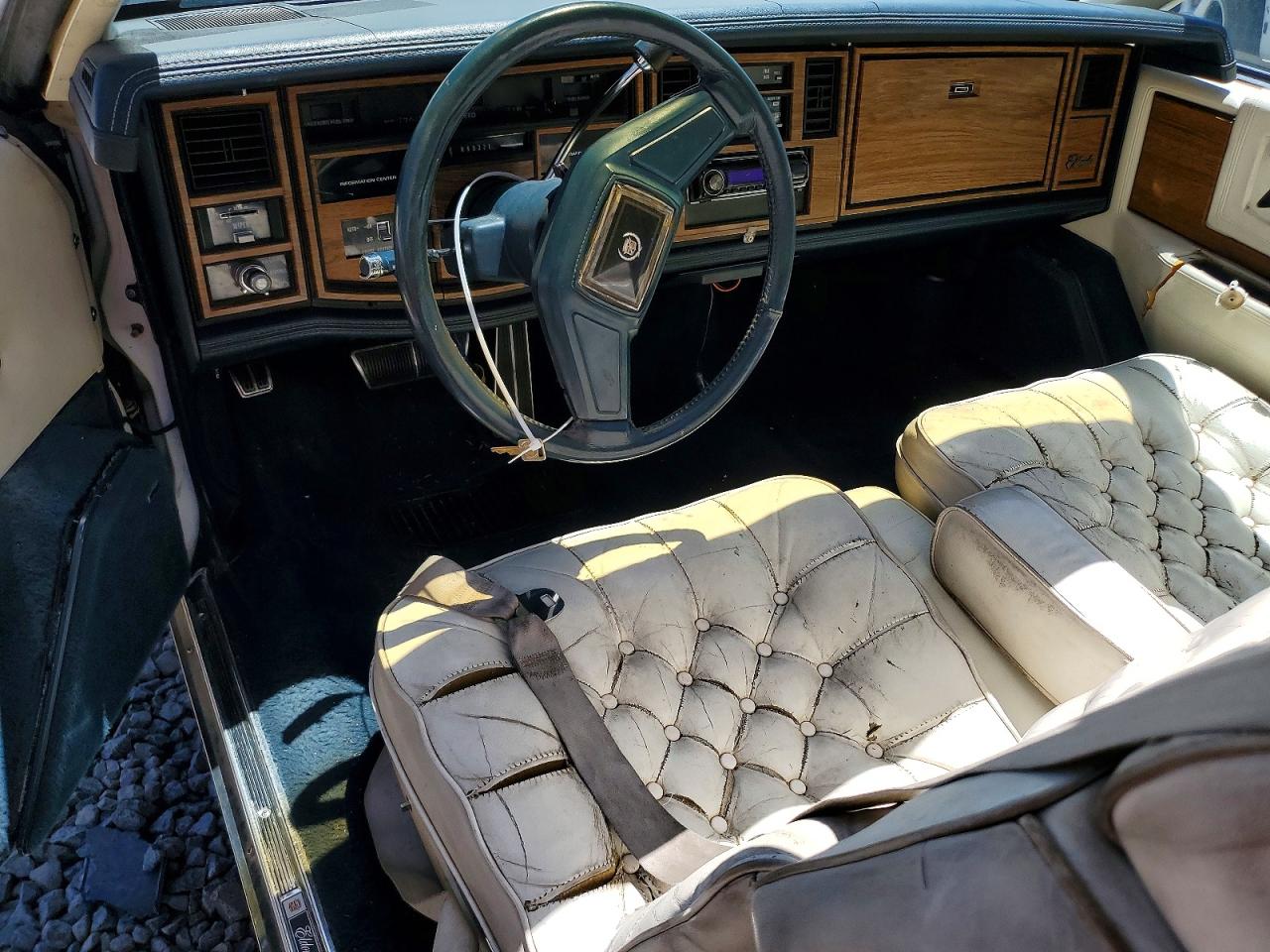 1985 Cadillac Eldorado Cream vin: 1G6EL5788FE602214