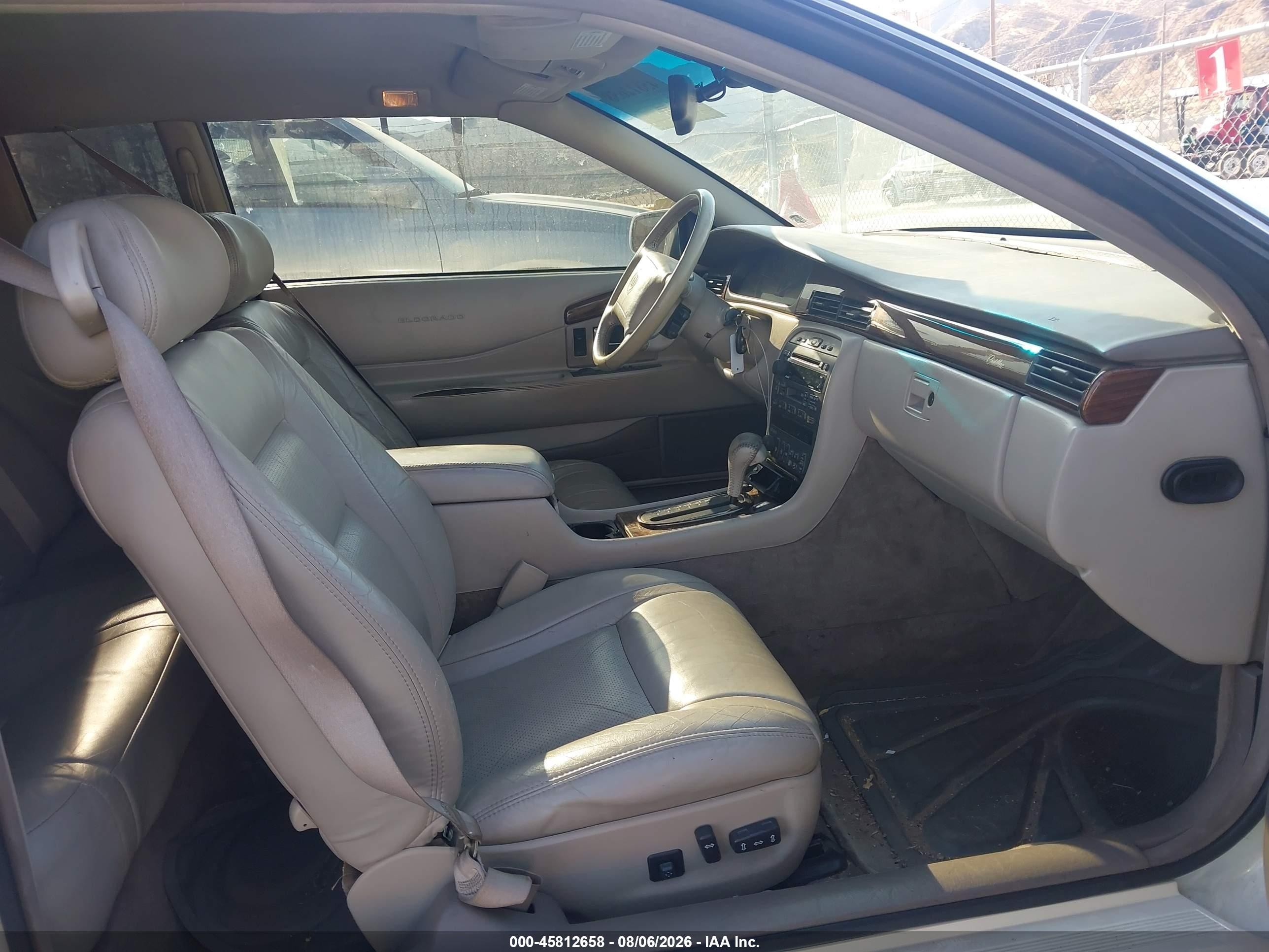 1998 Cadillac Eldorado Touring White vin: 1G6ET1290WU614033