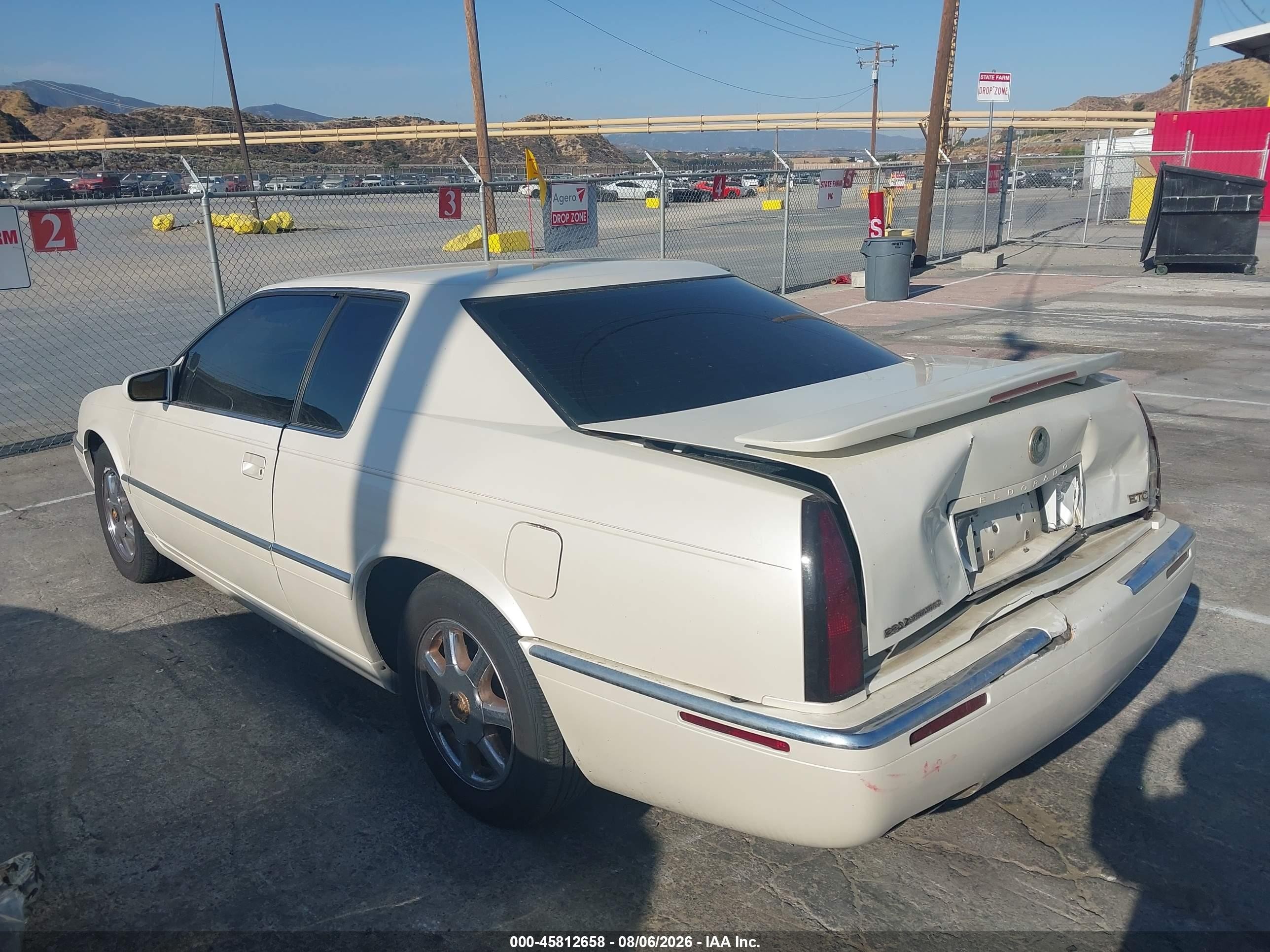 1998 Cadillac Eldorado Touring White vin: 1G6ET1290WU614033