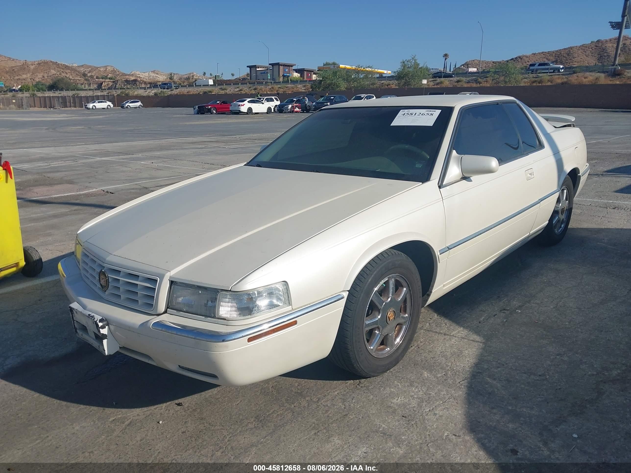 1998 Cadillac Eldorado Touring White vin: 1G6ET1290WU614033
