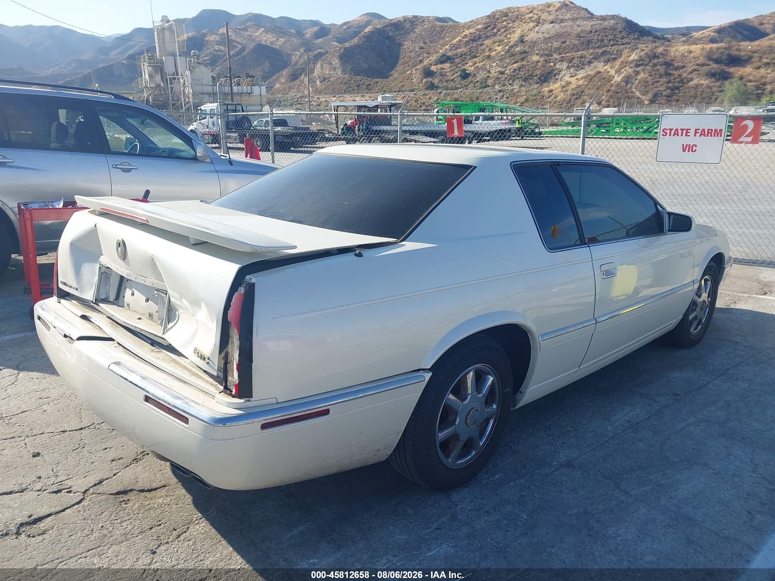 1998 Cadillac Eldorado Touring White vin: 1G6ET1290WU614033